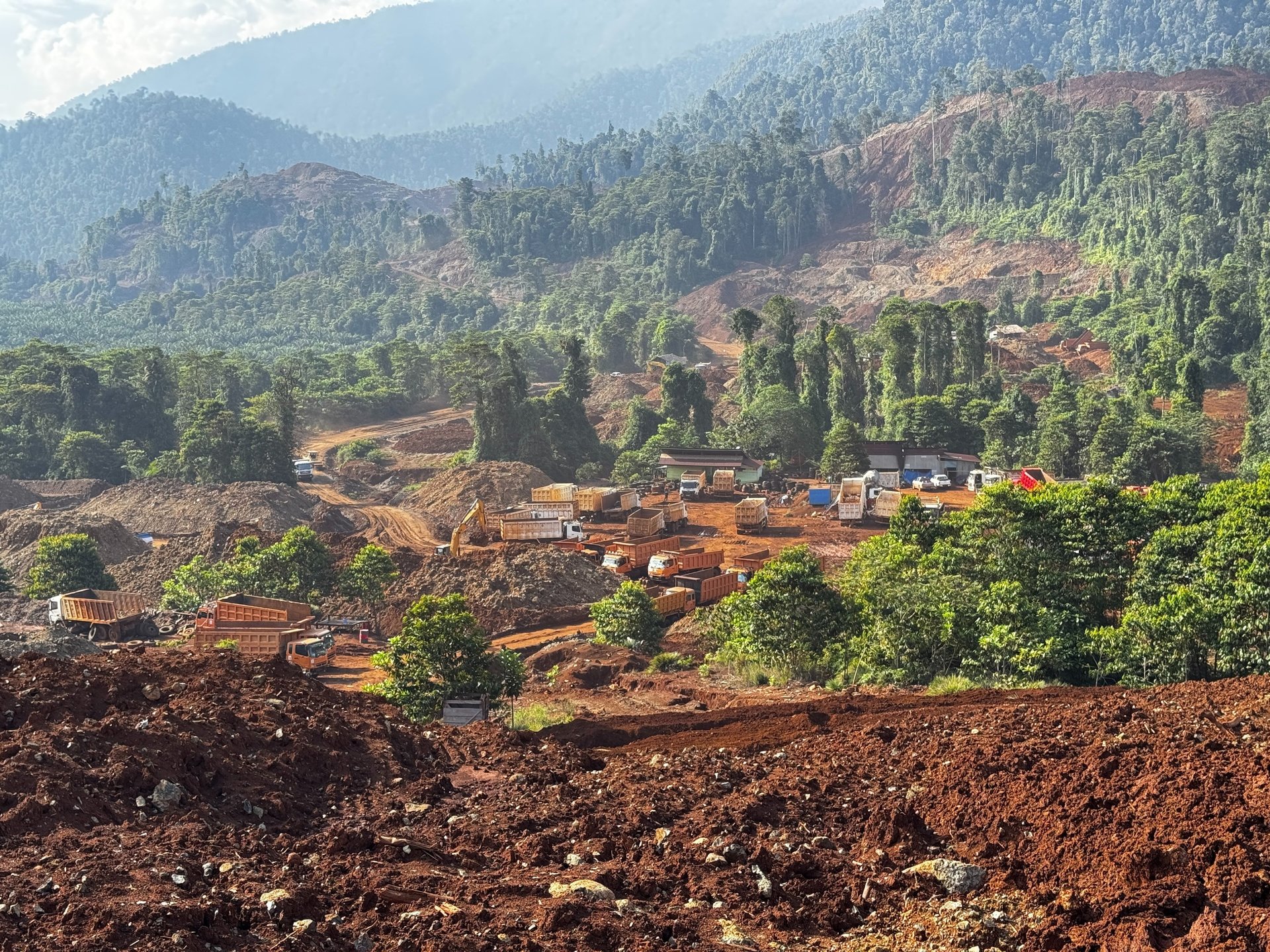 black and white bed linen