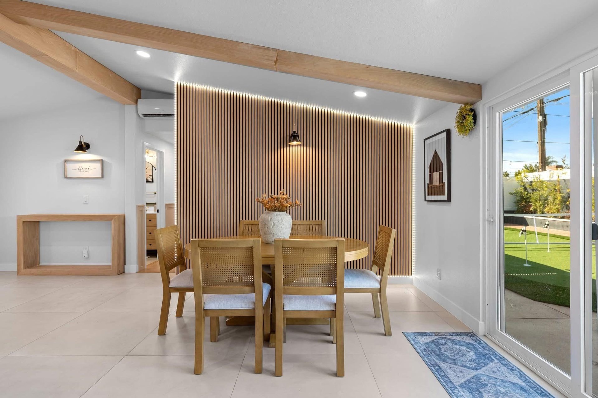 black and white bed linen