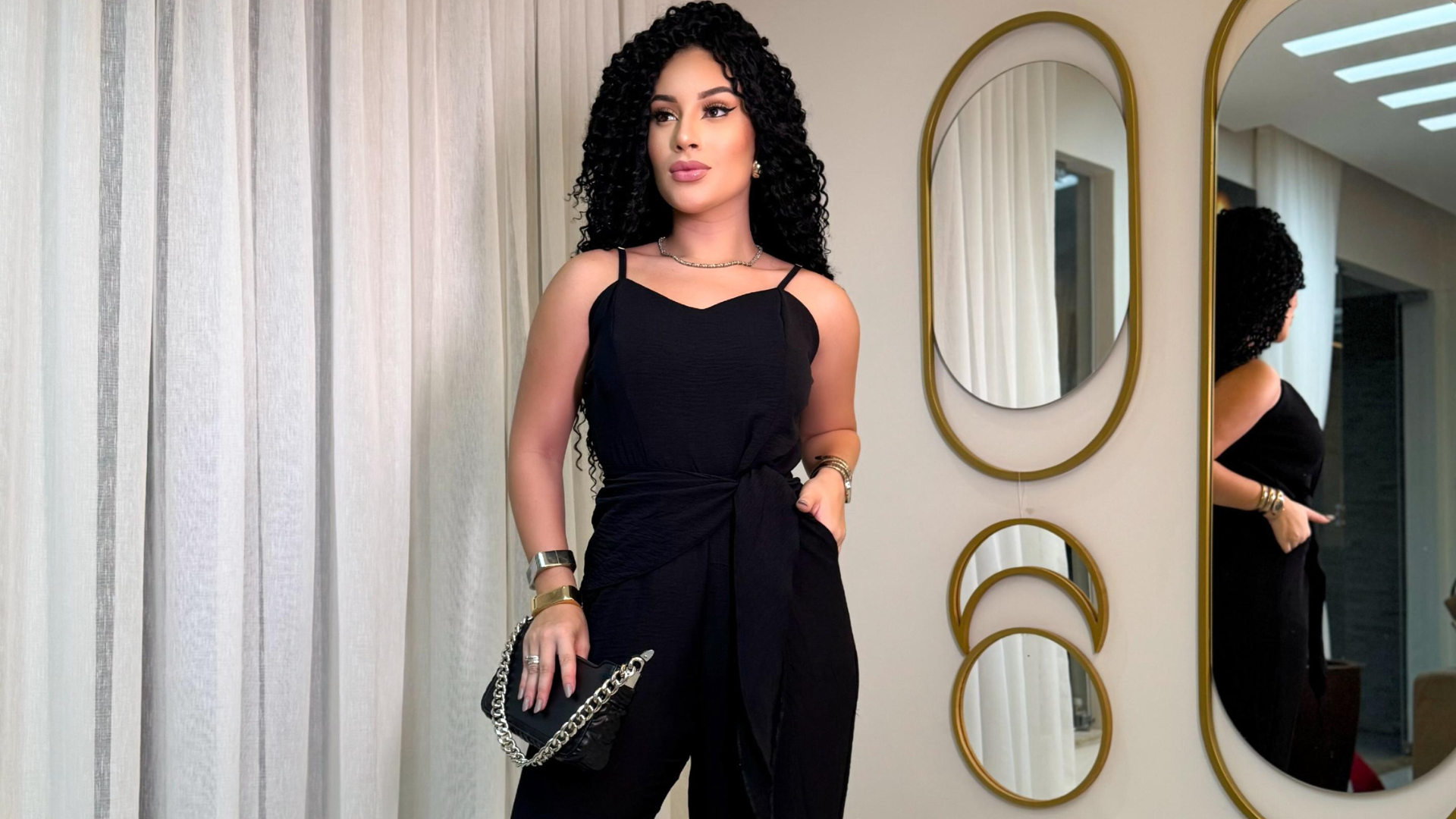 black and white bed linen