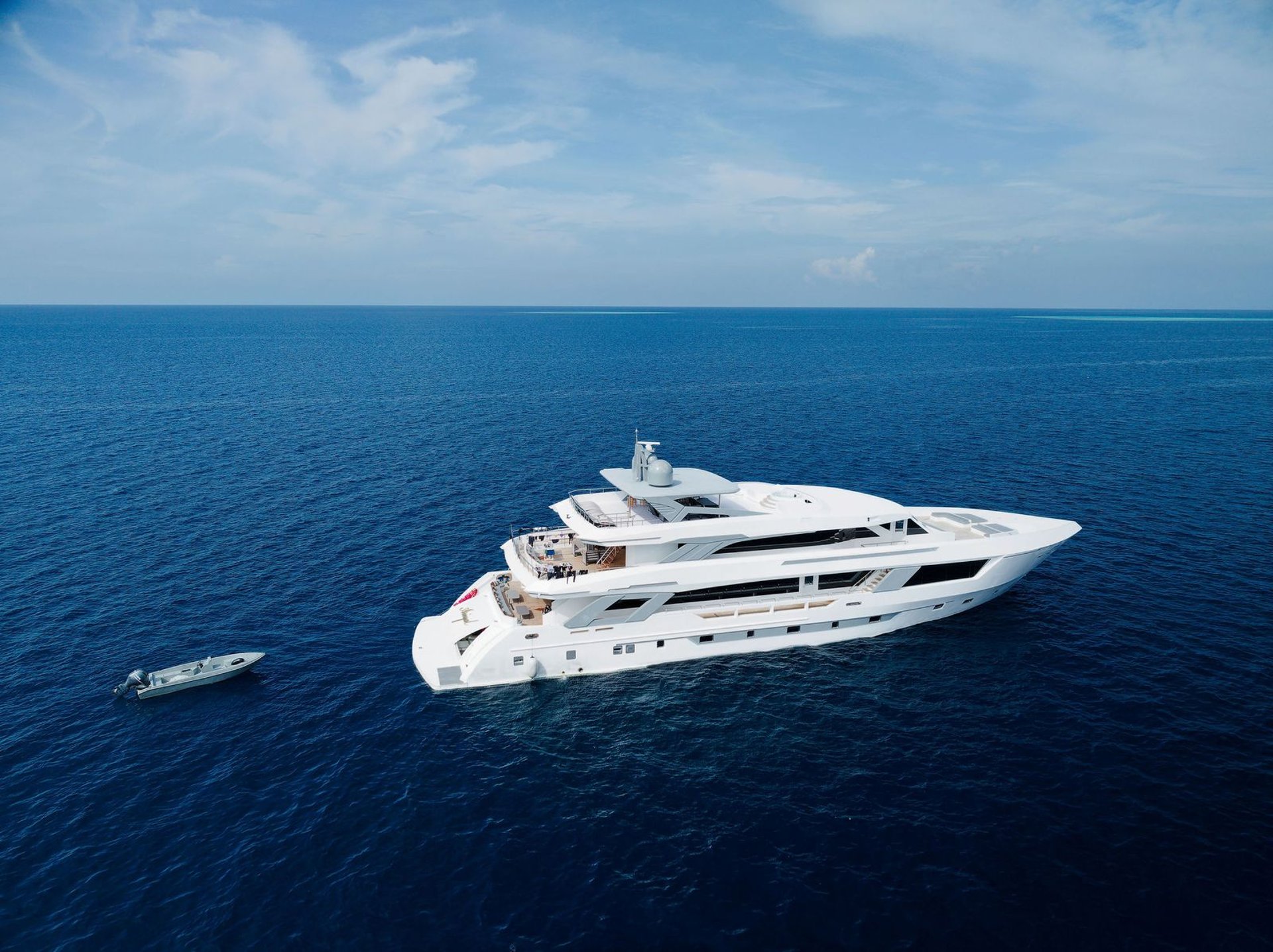 black and white bed linen