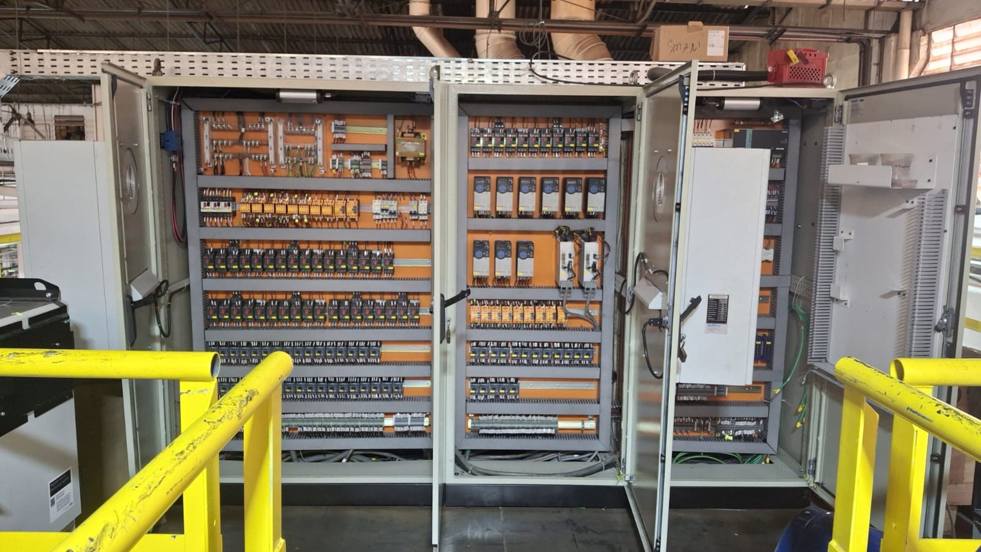 black and brown leather padded tub sofa