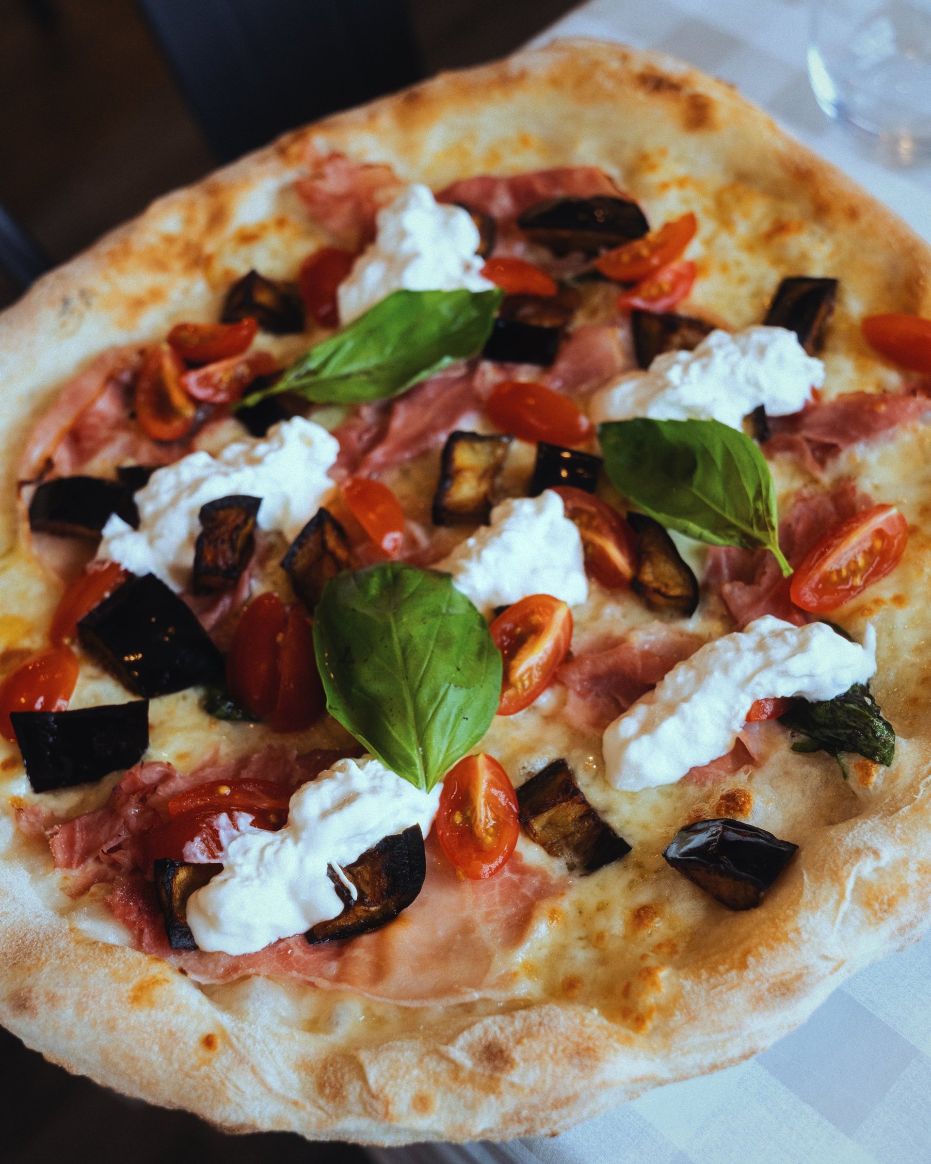 black and white bed linen