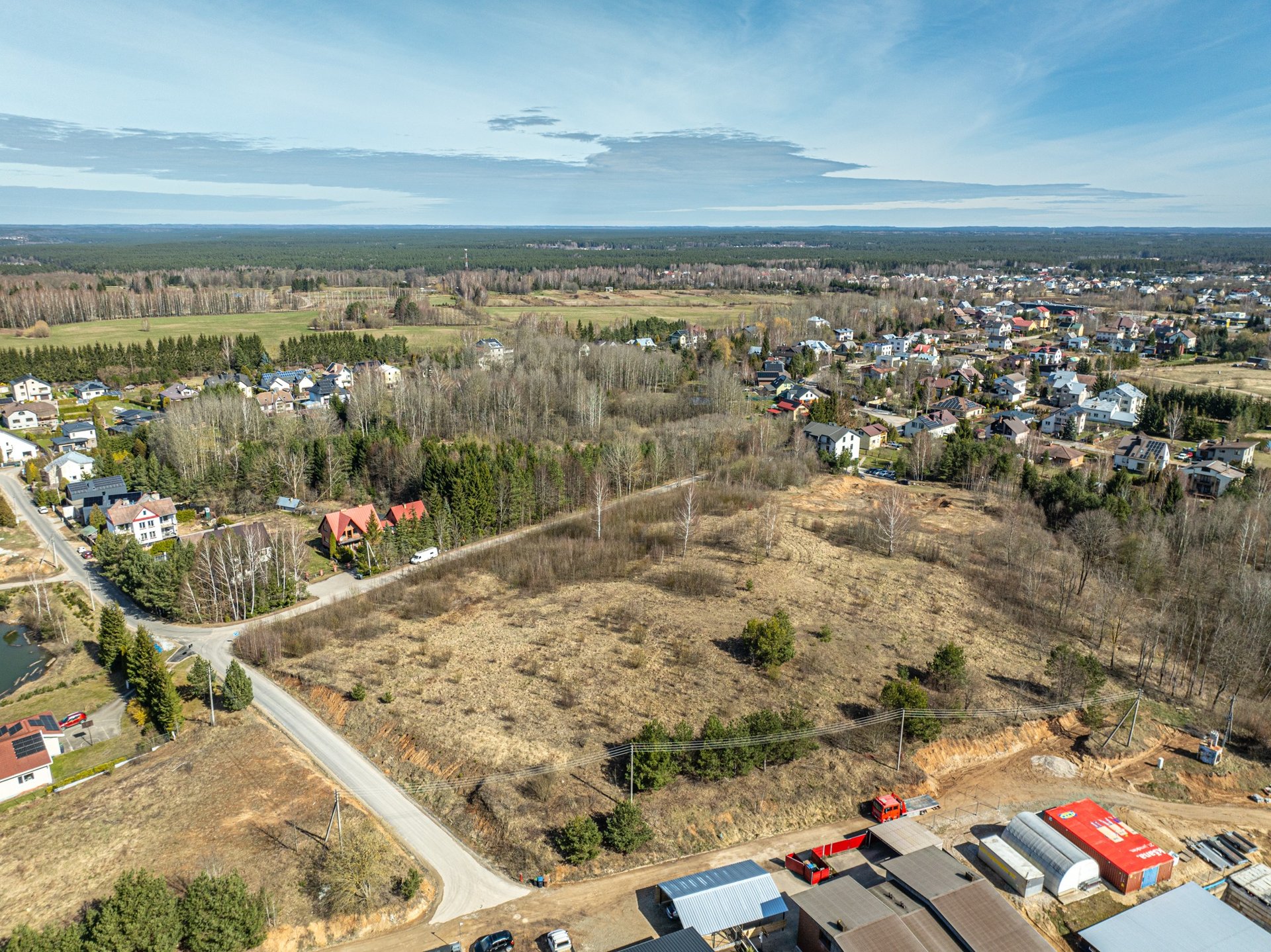 gray computer monitor