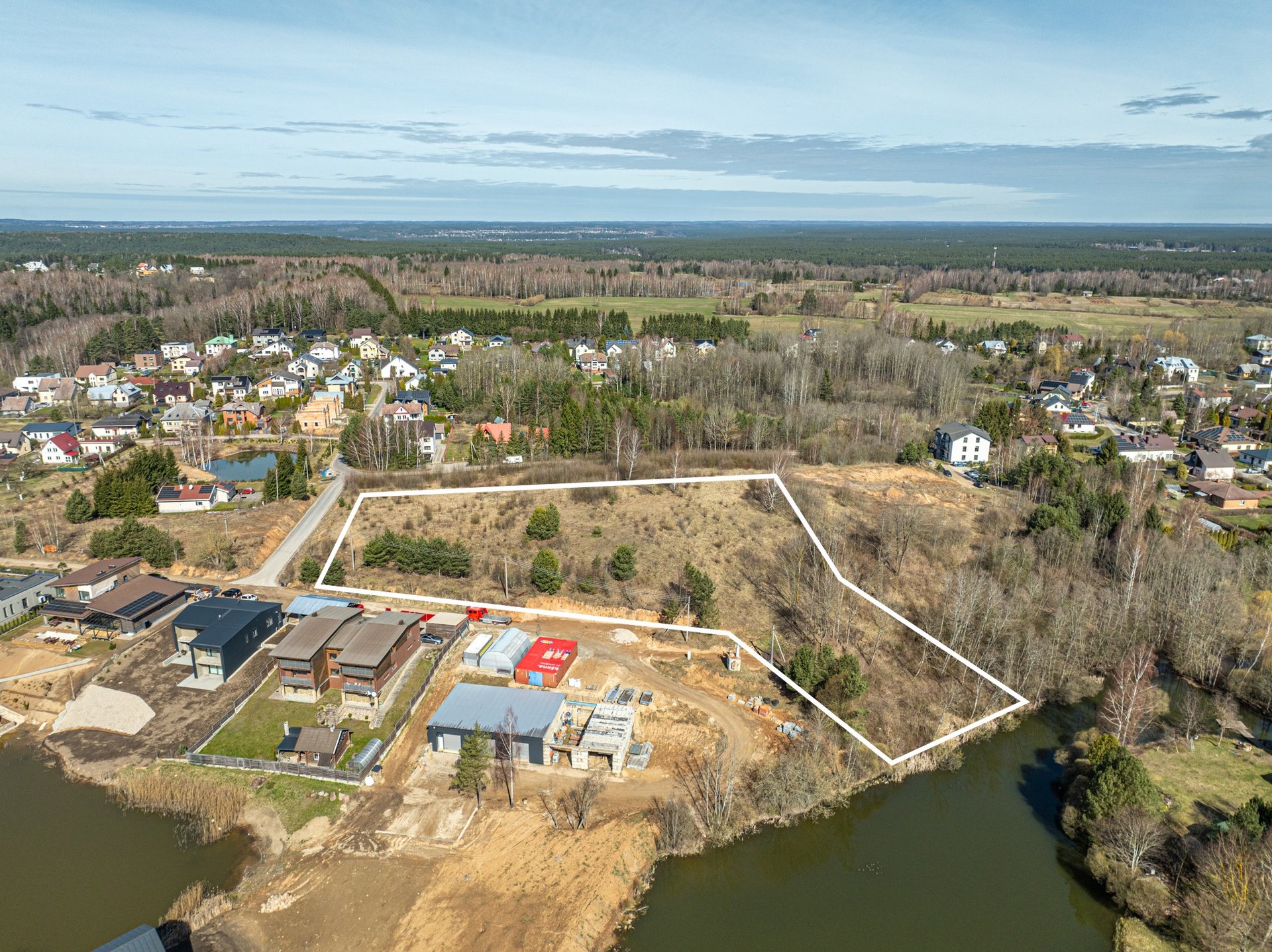 black and white bed linen
