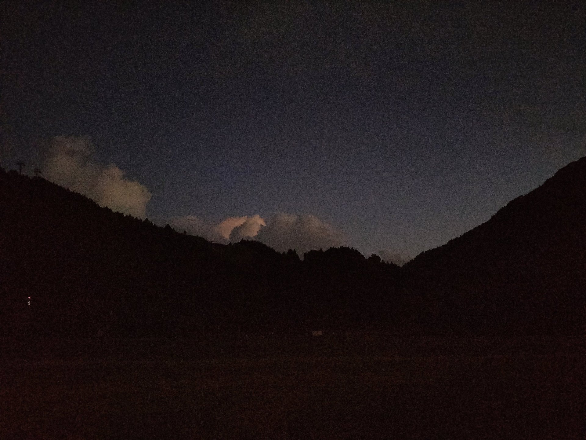 black and white bed linen