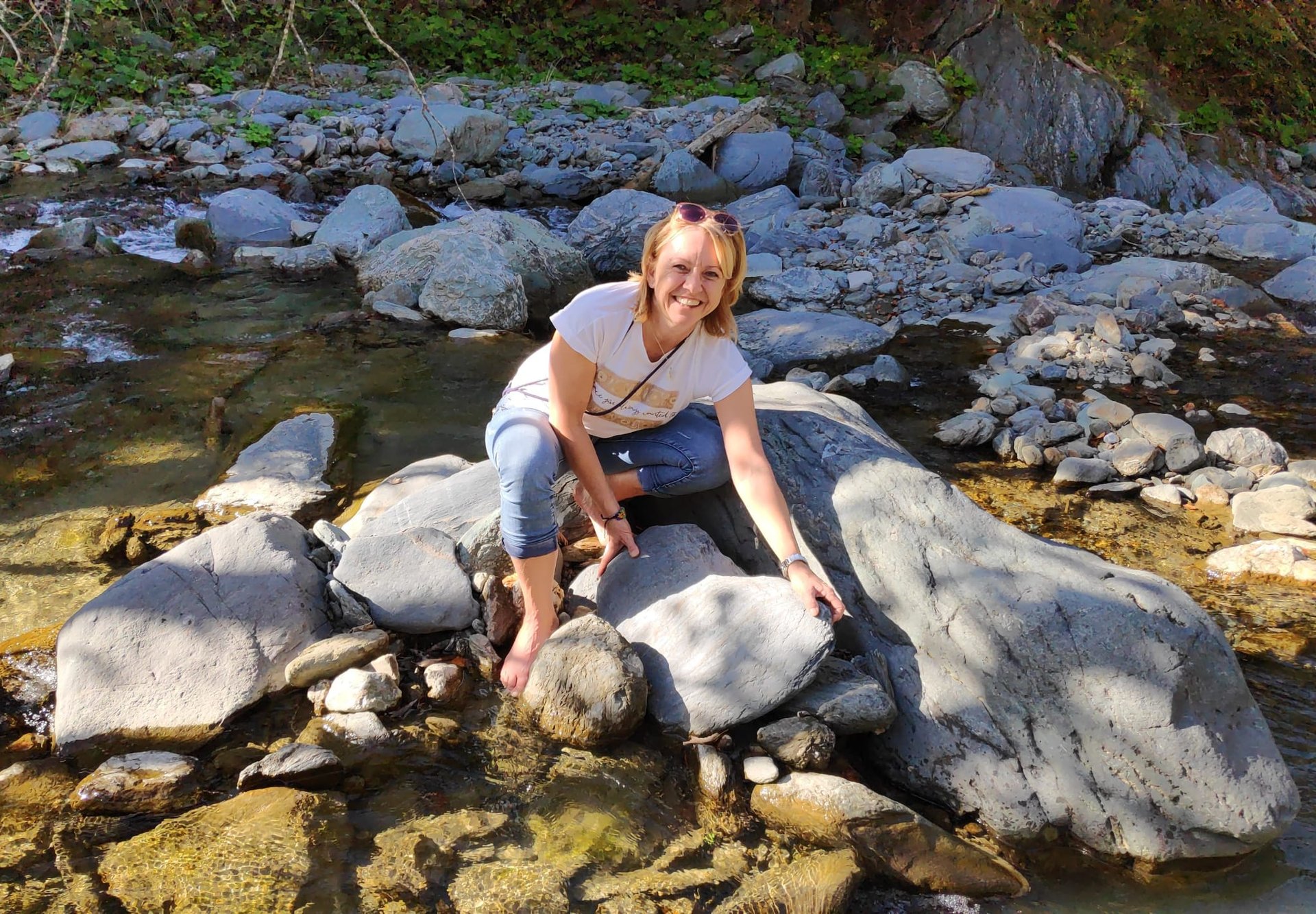 black and brown leather padded tub sofa