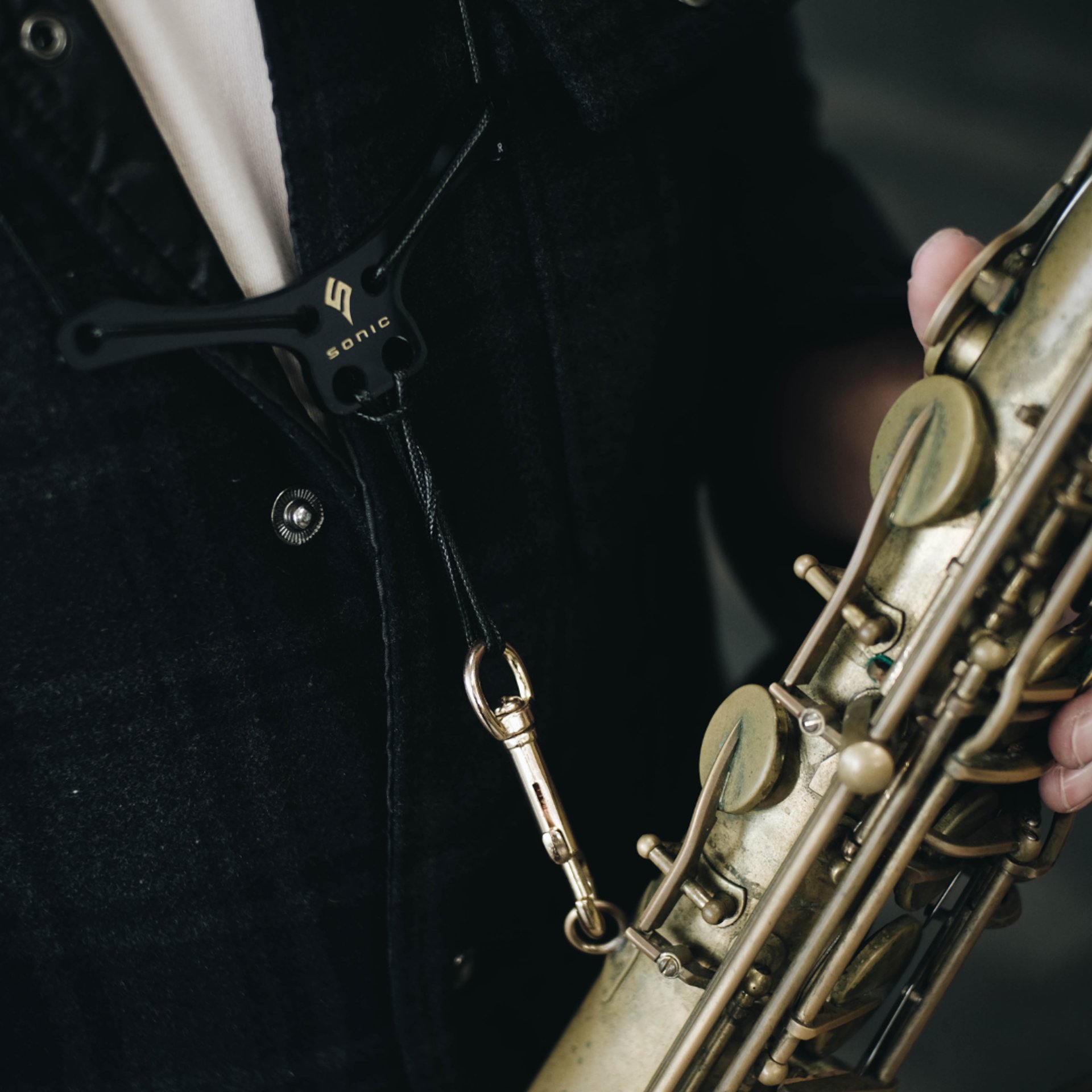 black and white bed linen