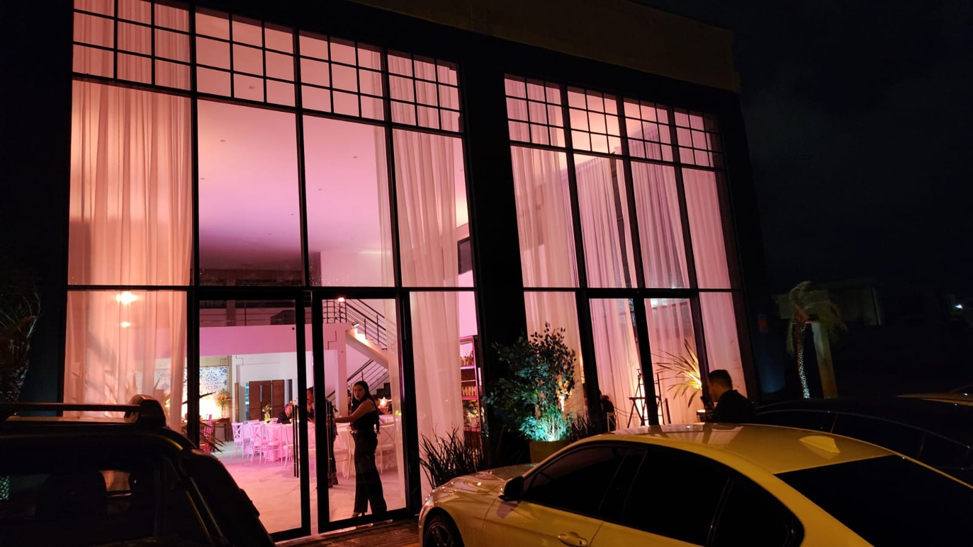 black and white bed linen