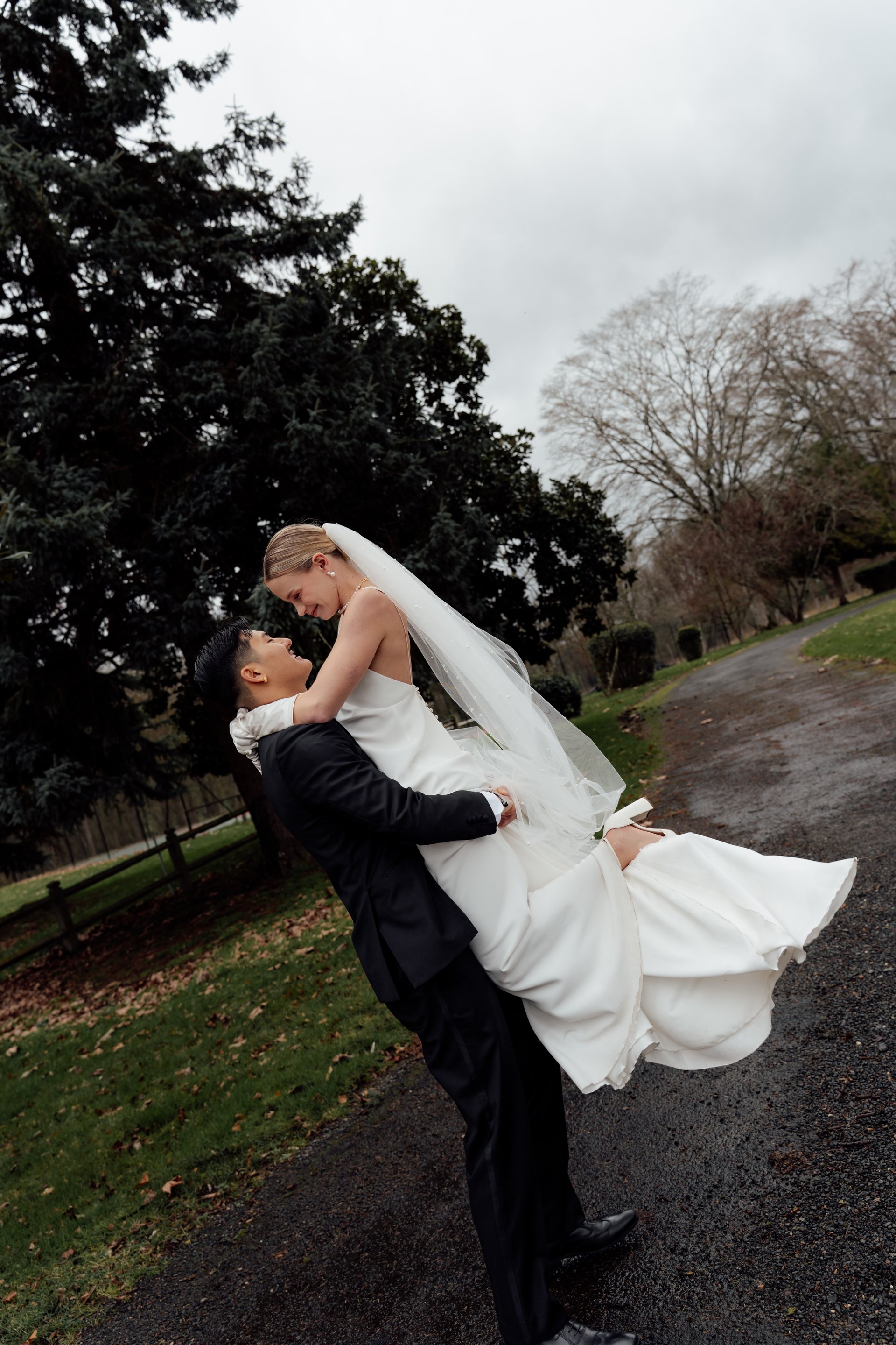 black and white bed linen