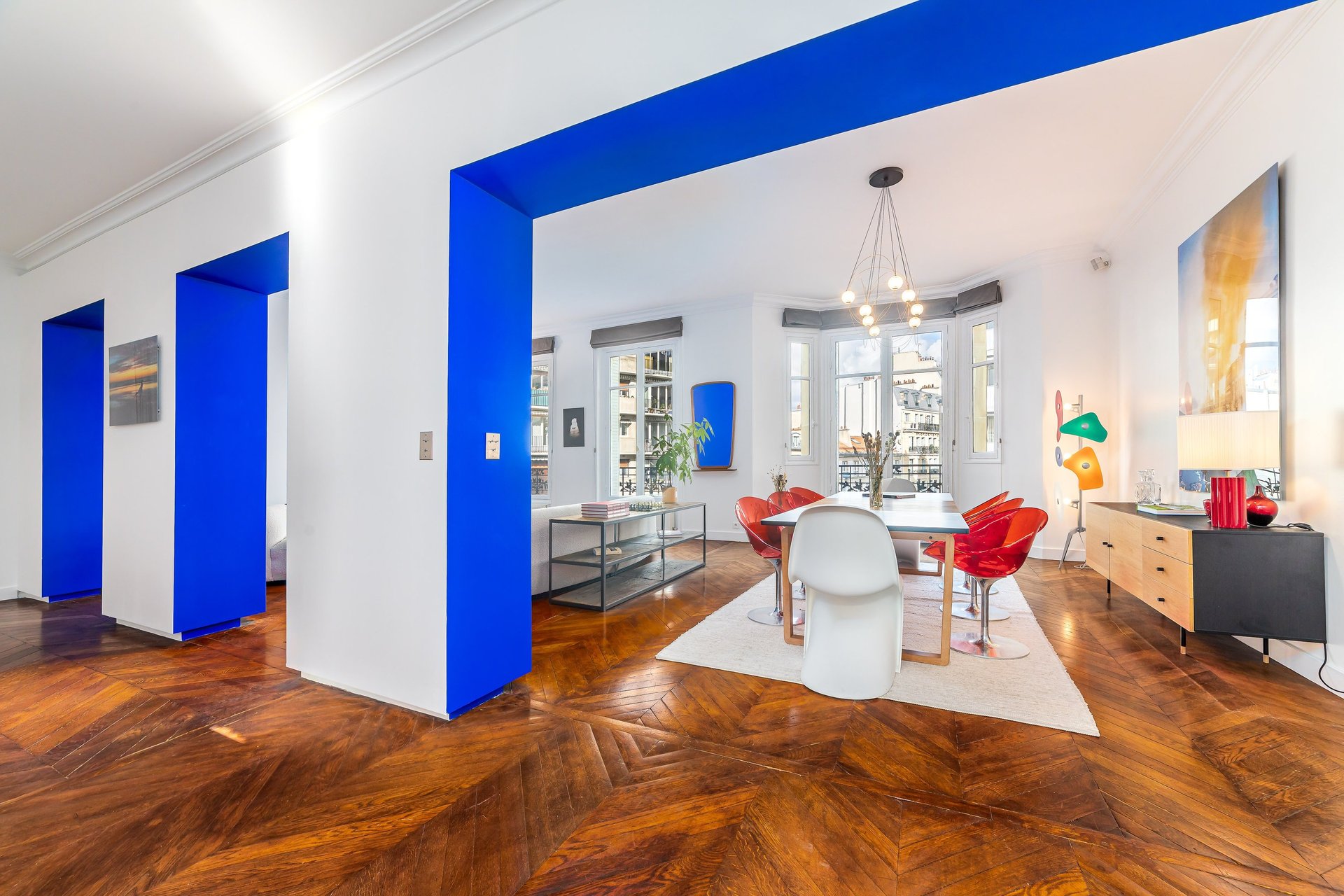 black and white bed linen