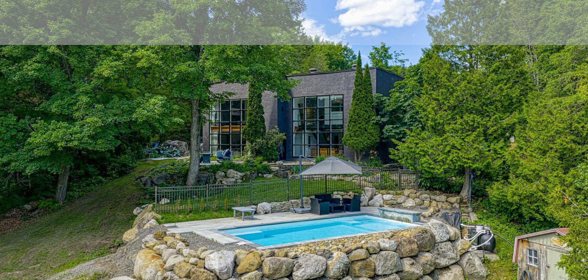 black and white bed linen