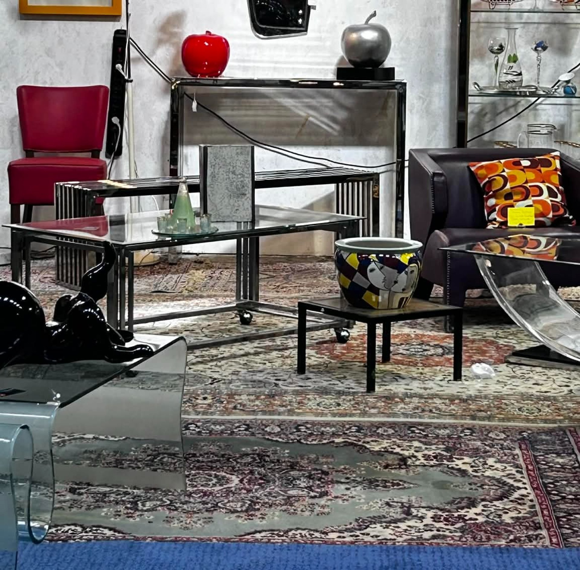 black and white bed linen