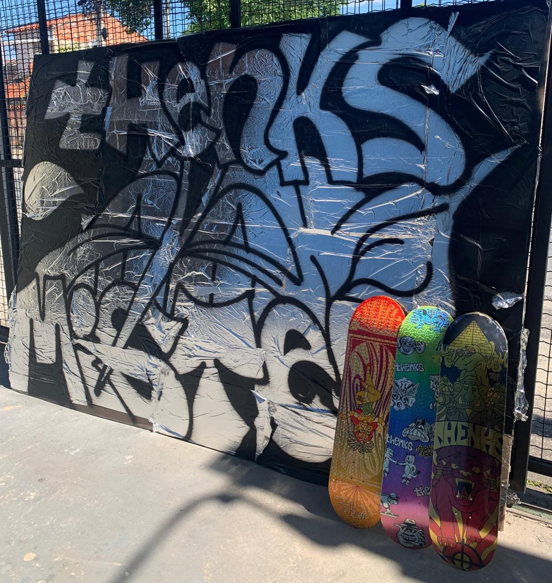 black and white bed linen