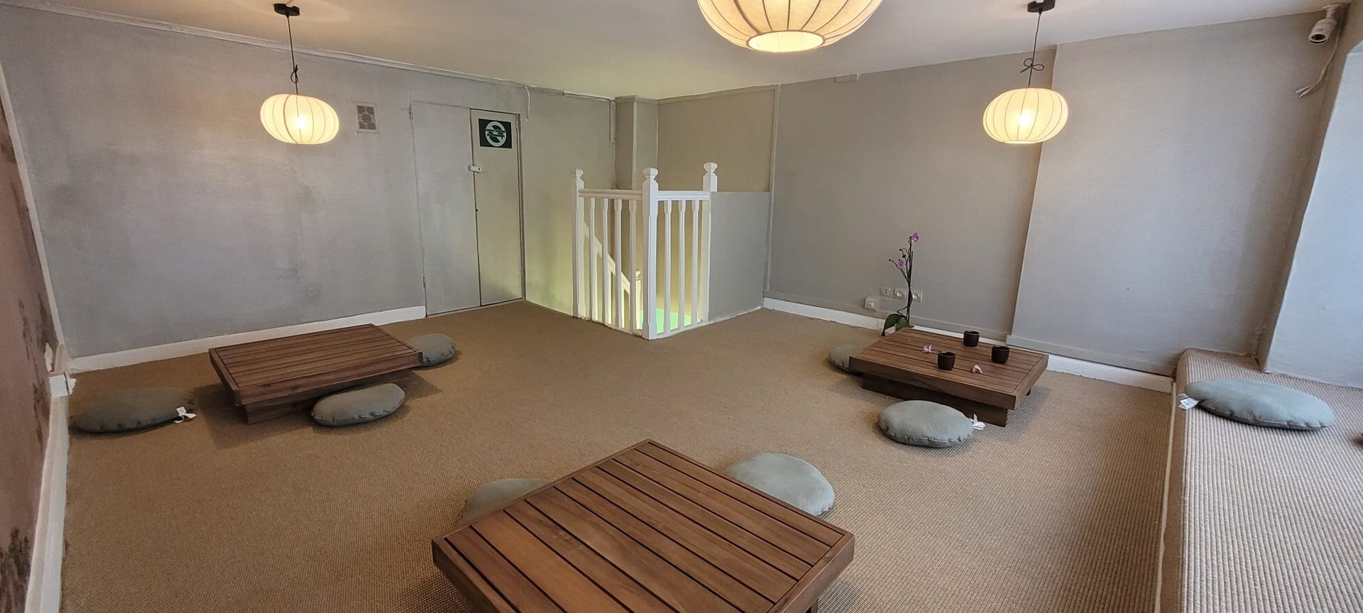 black and brown leather padded tub sofa