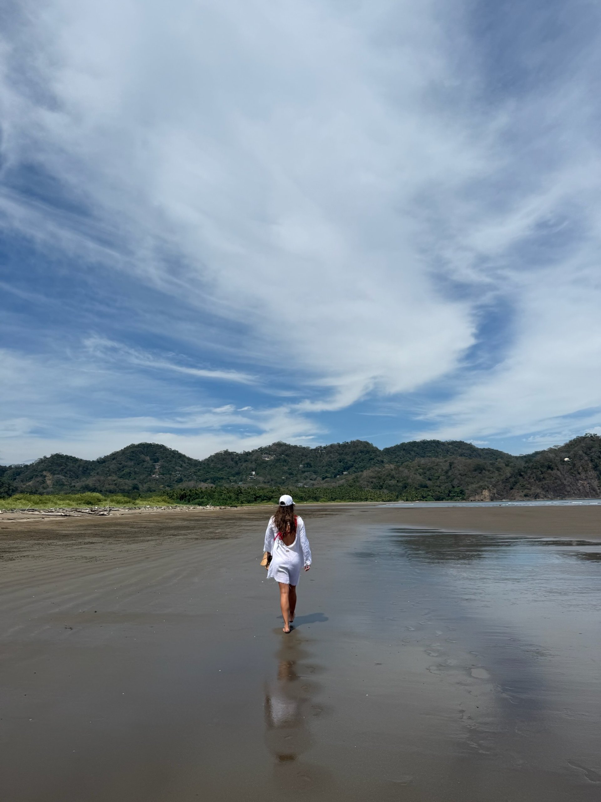 black and white bed linen