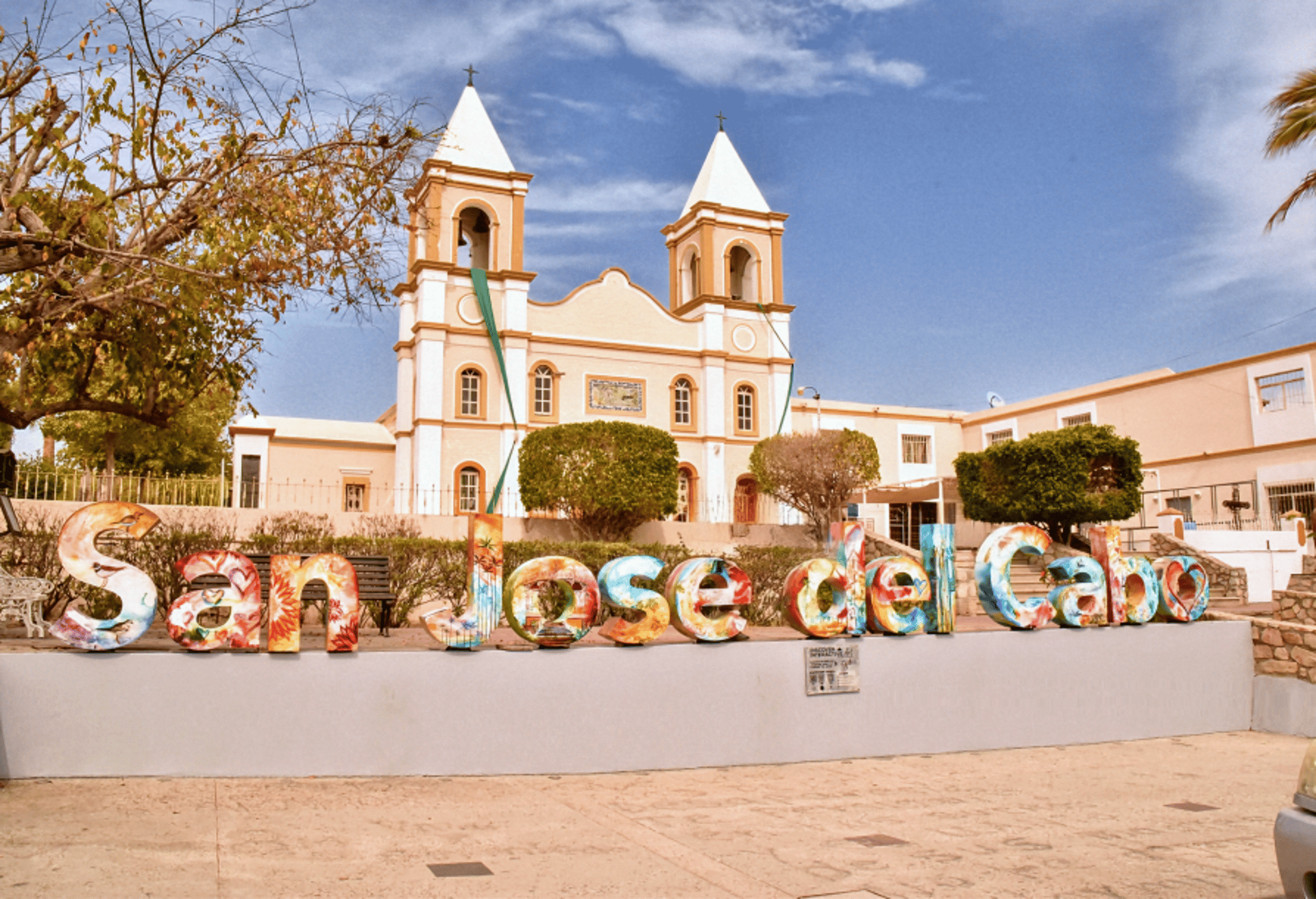 gray computer monitor