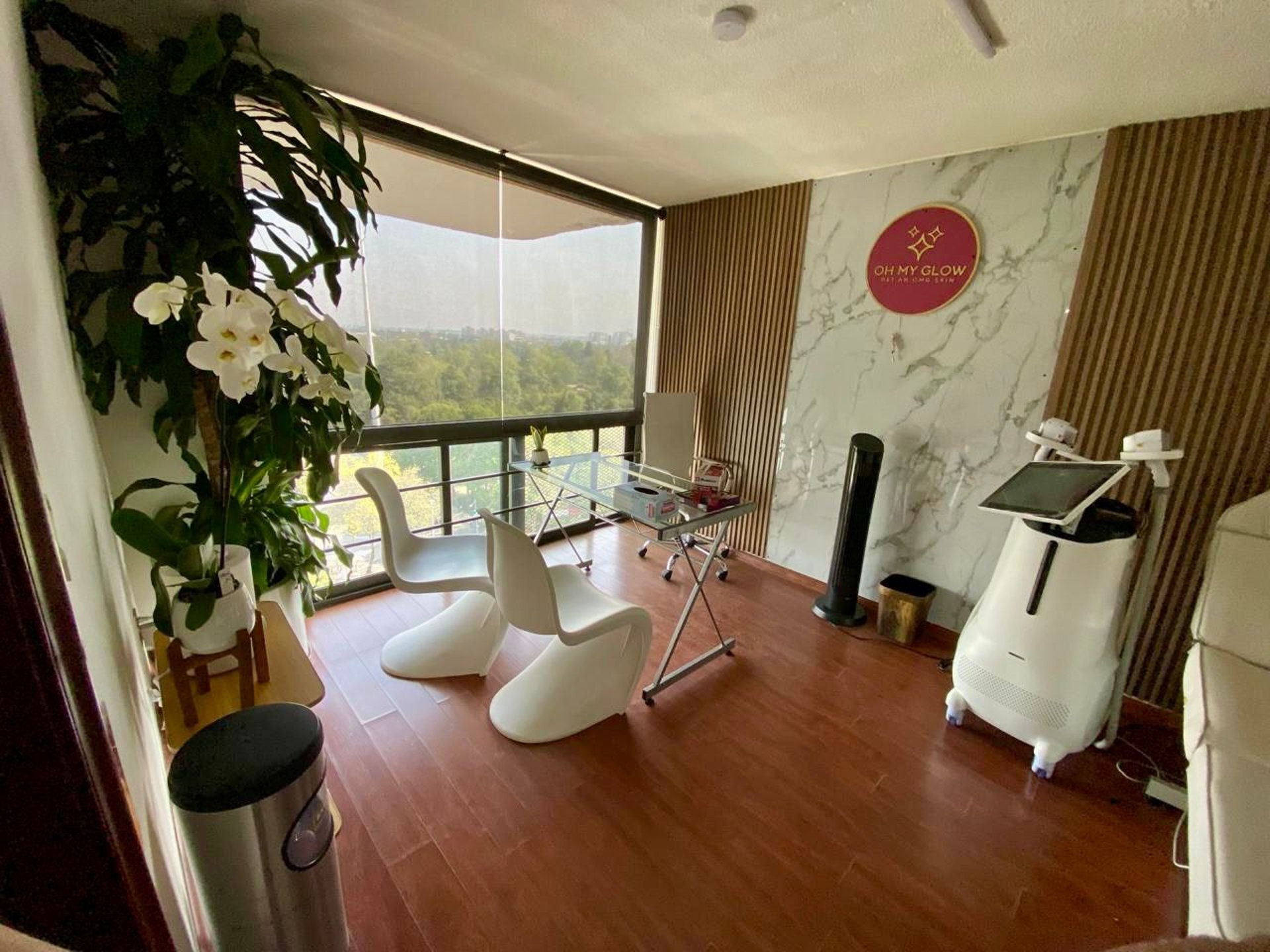 black and brown leather padded tub sofa