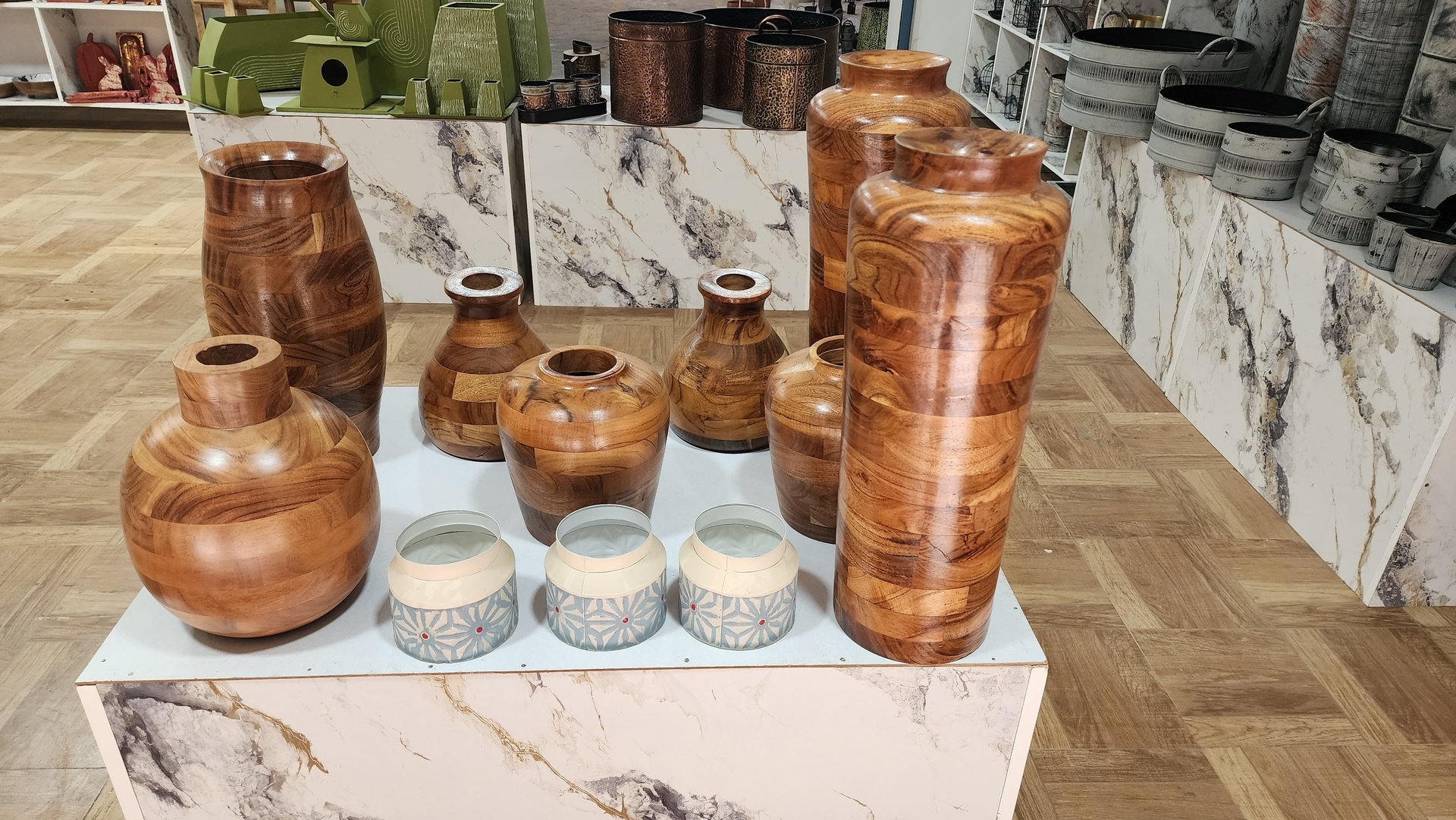 an abstract photo of a curved building with a blue sky in the background