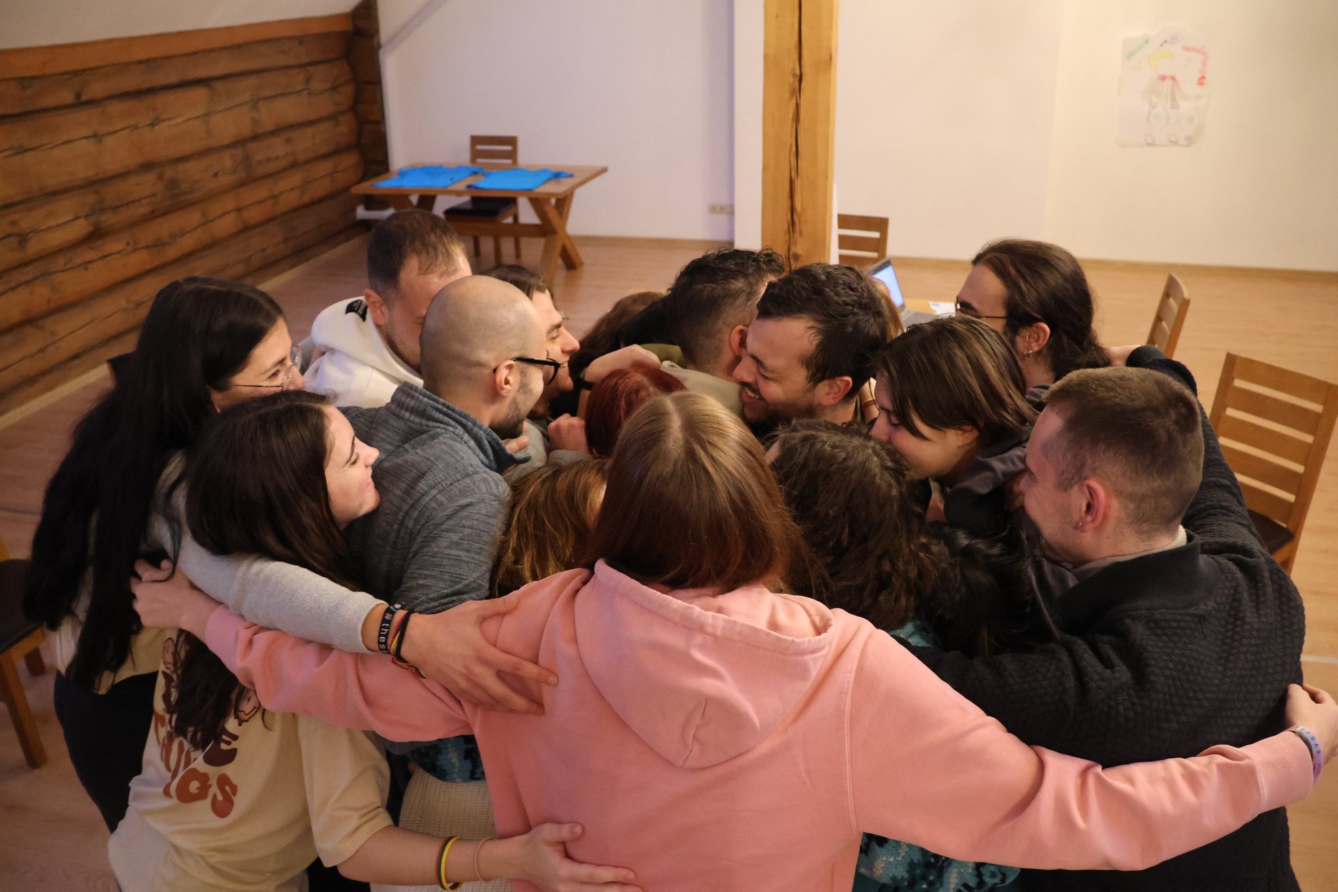 gray computer monitor