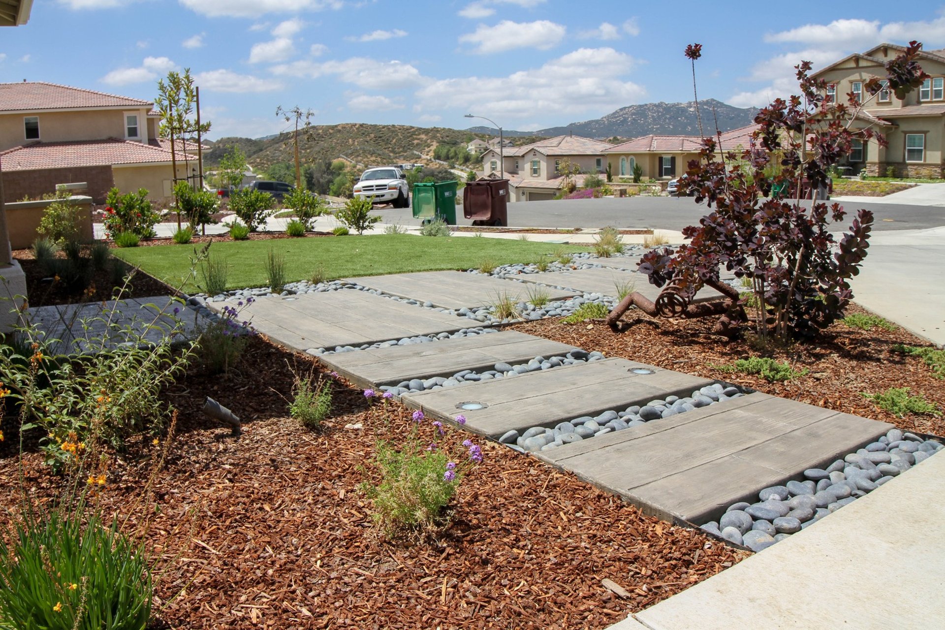 black and white bed linen