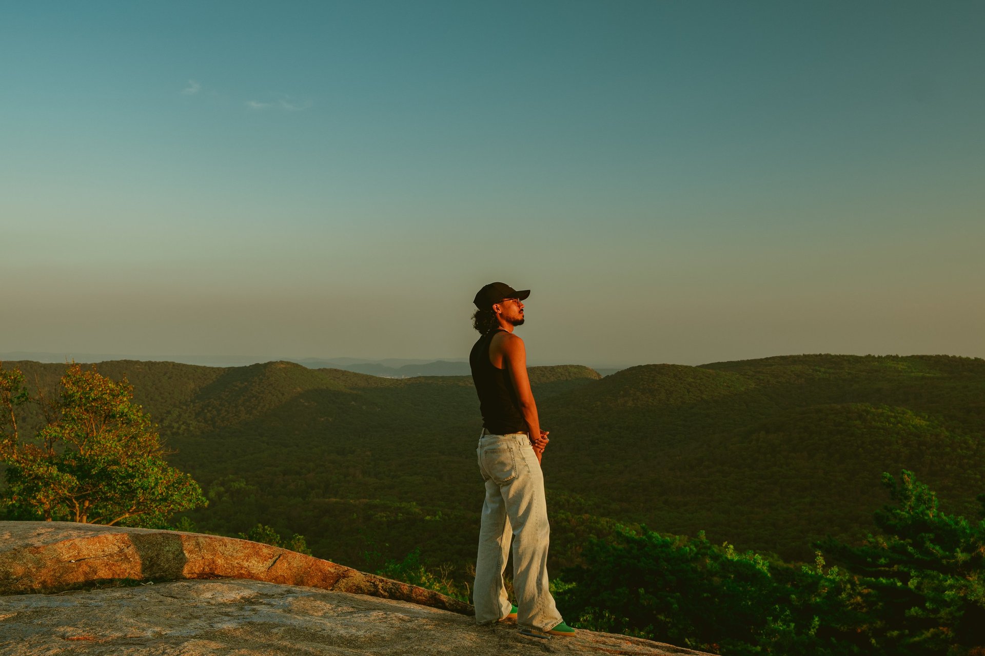 black and white bed linen