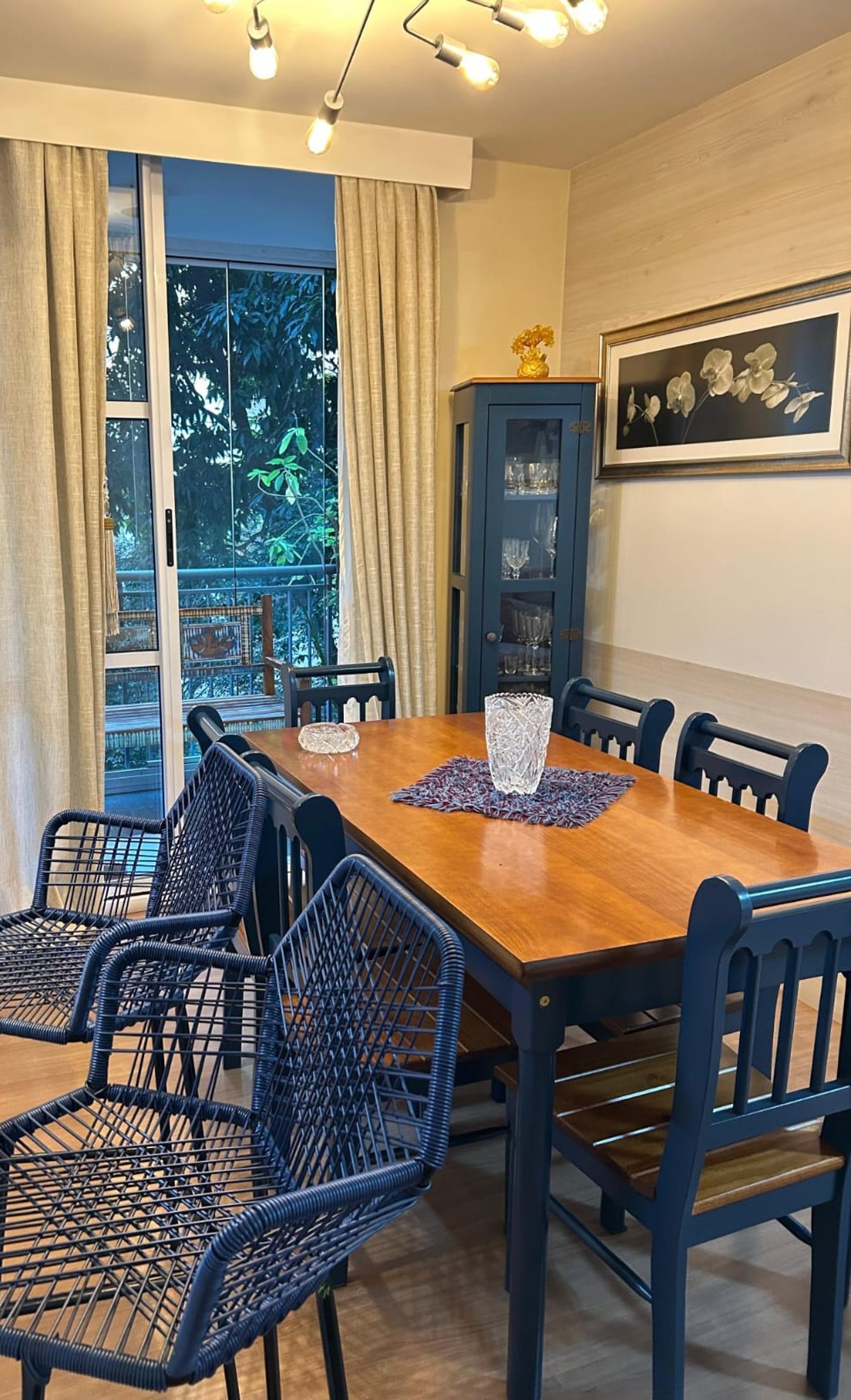 black and white bed linen