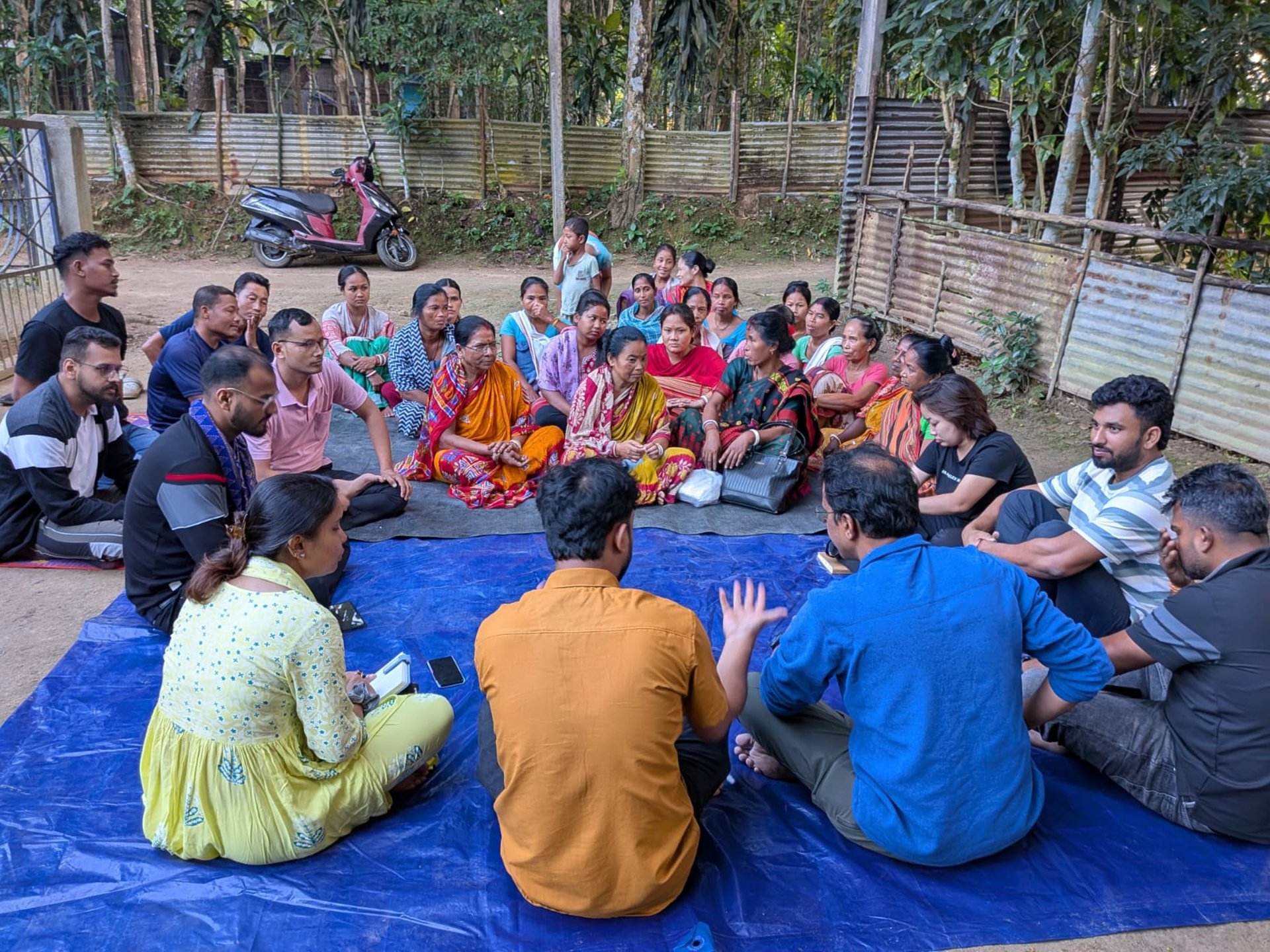 black and white bed linen