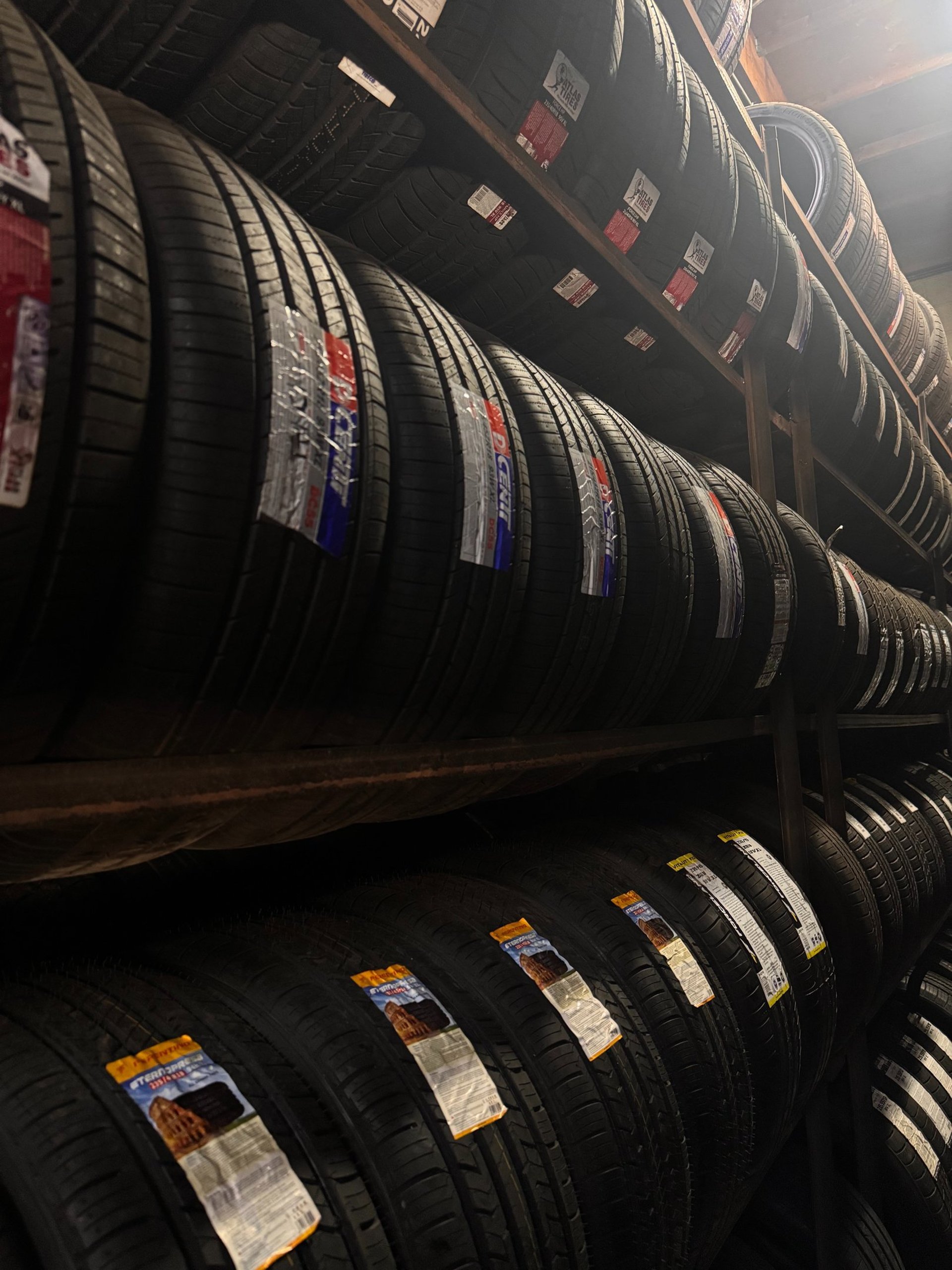 black and white bed linen