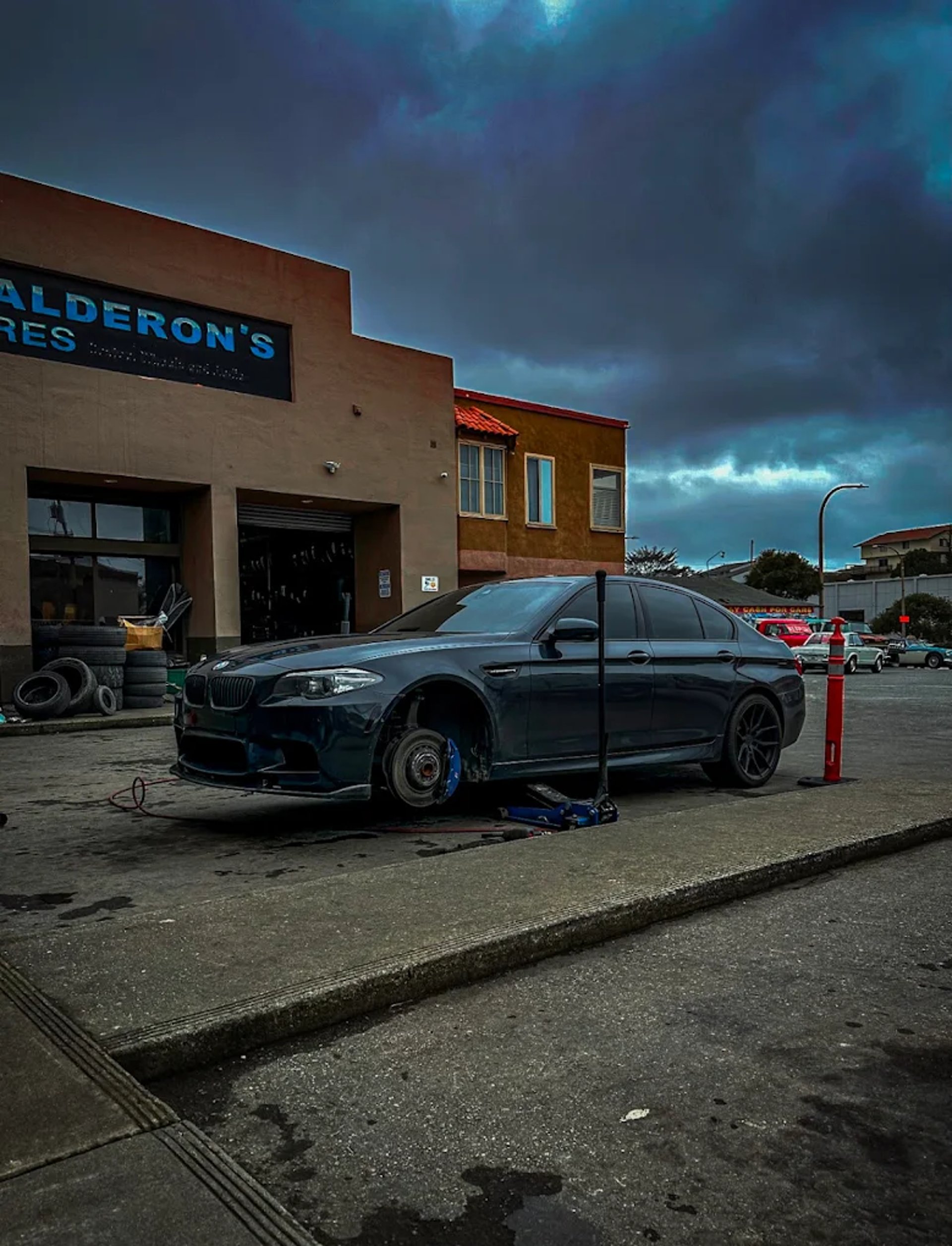 black and white bed linen