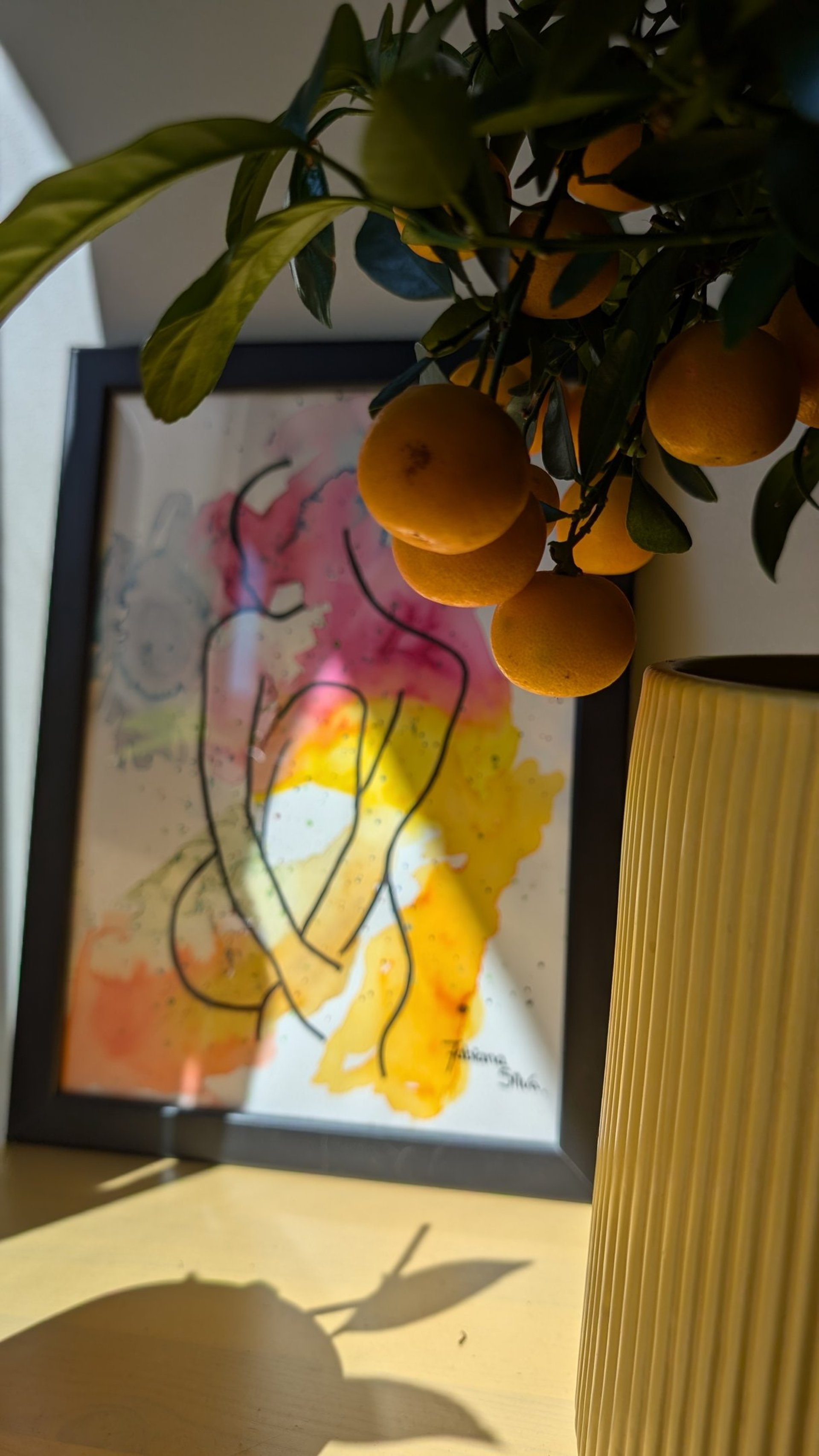 gray computer monitor