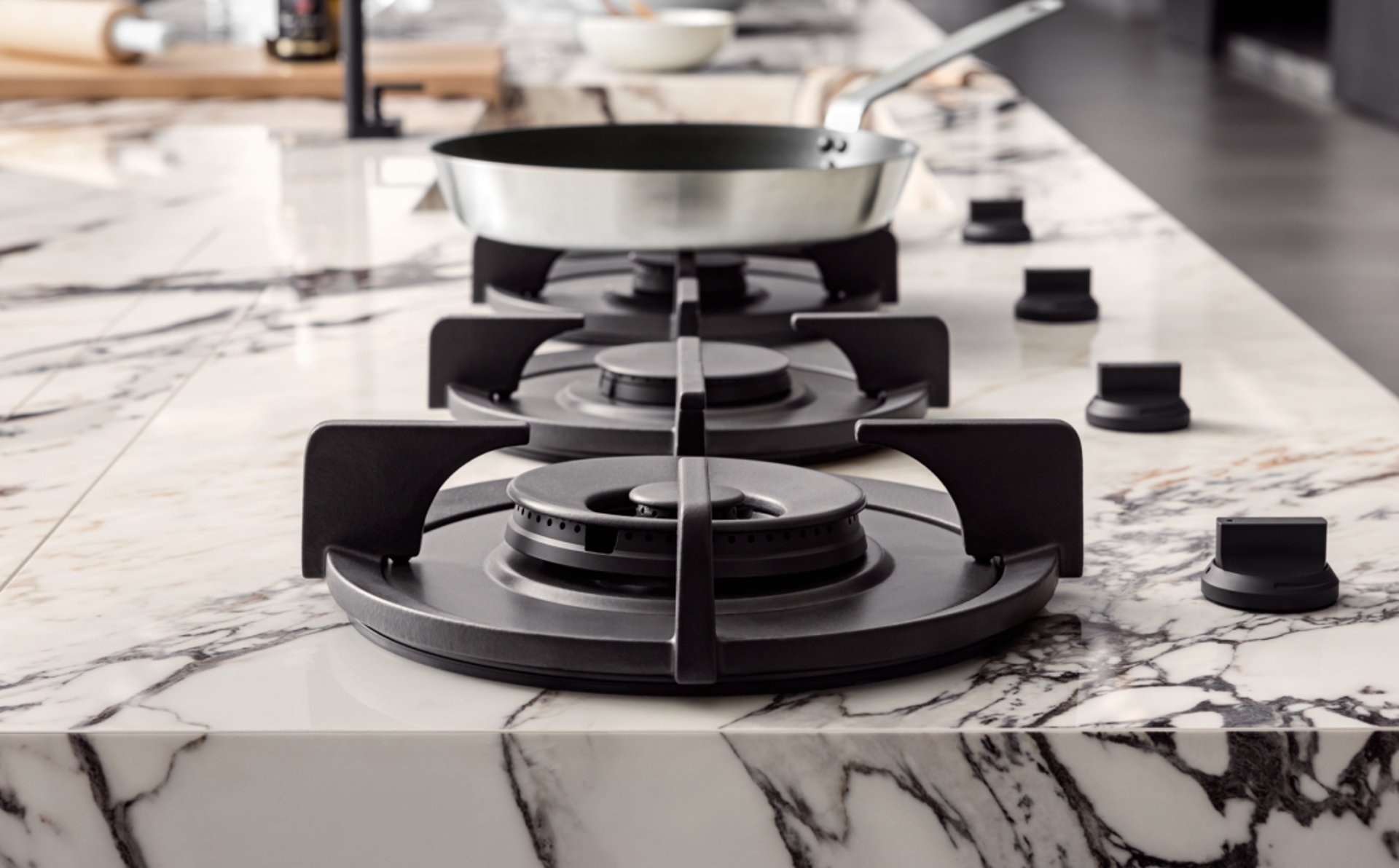 gray computer monitor