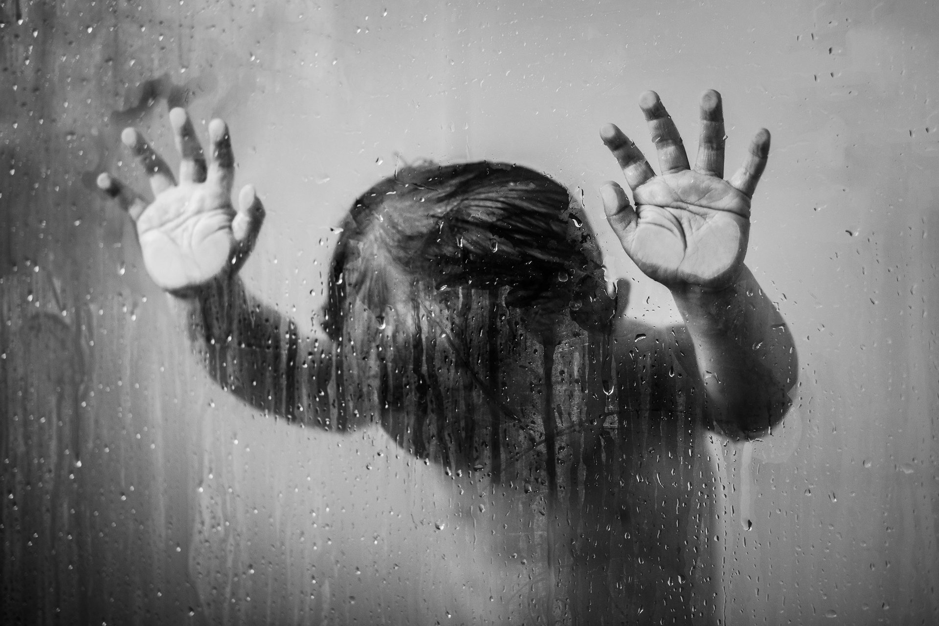 black and white bed linen