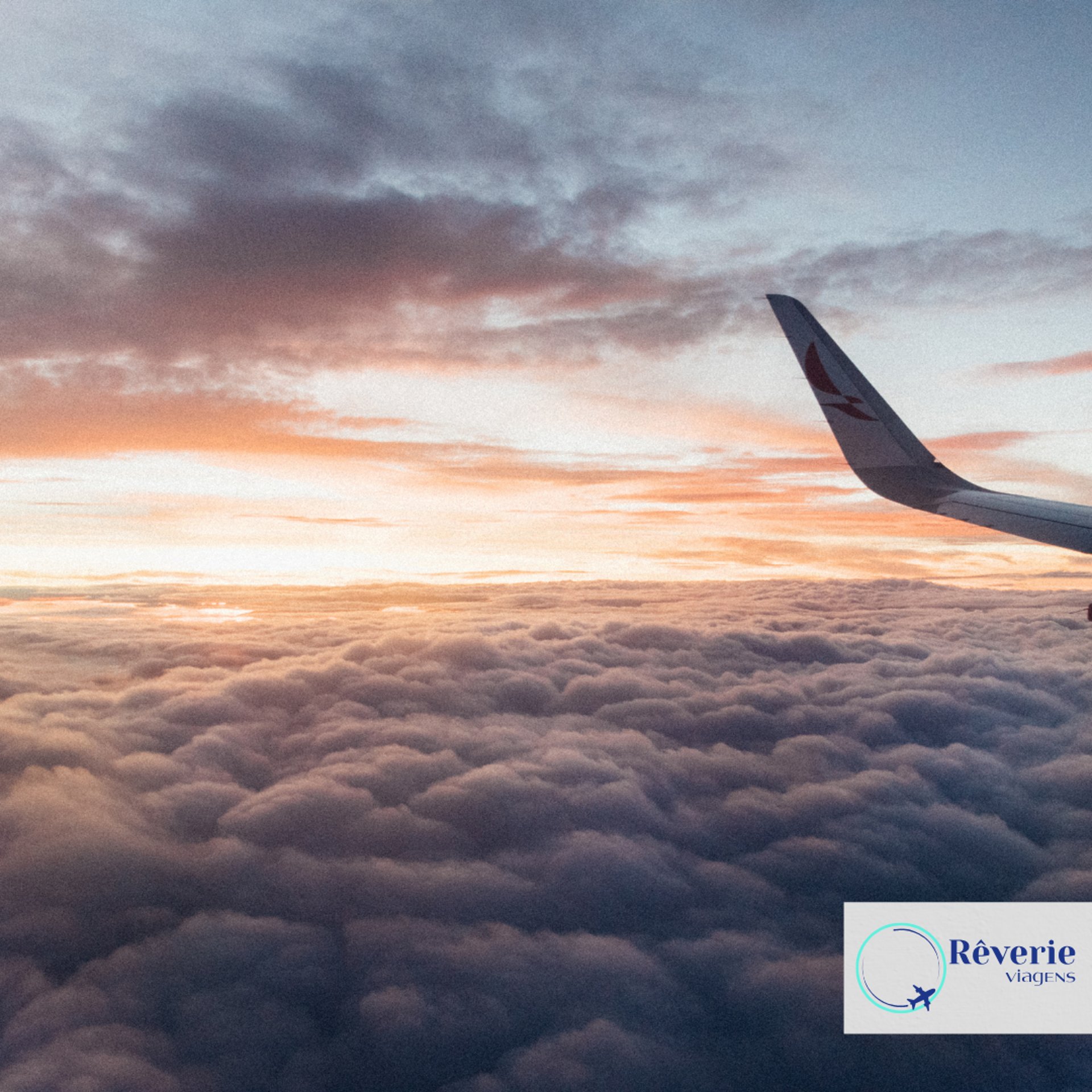 gray computer monitor