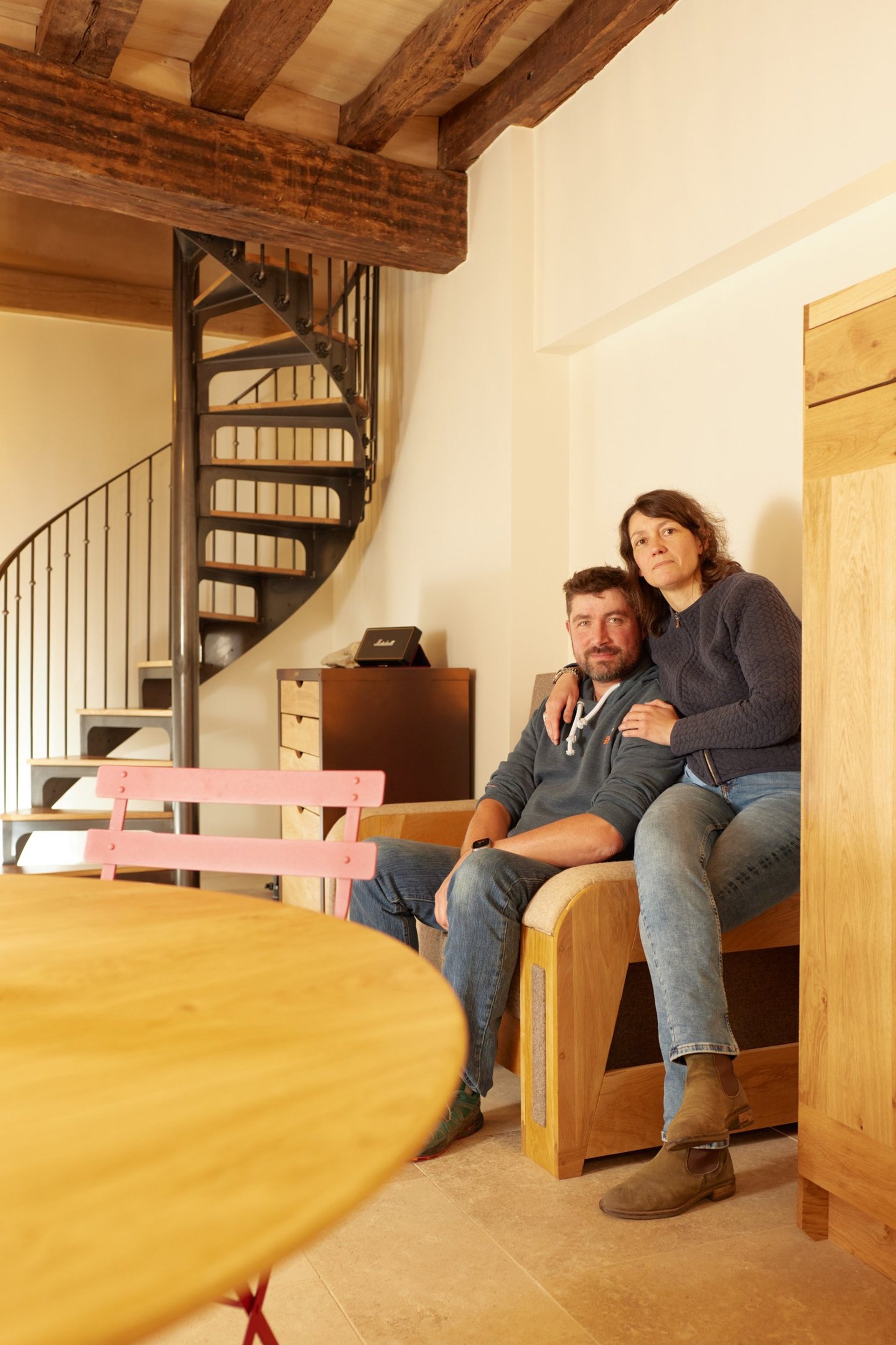 gray computer monitor