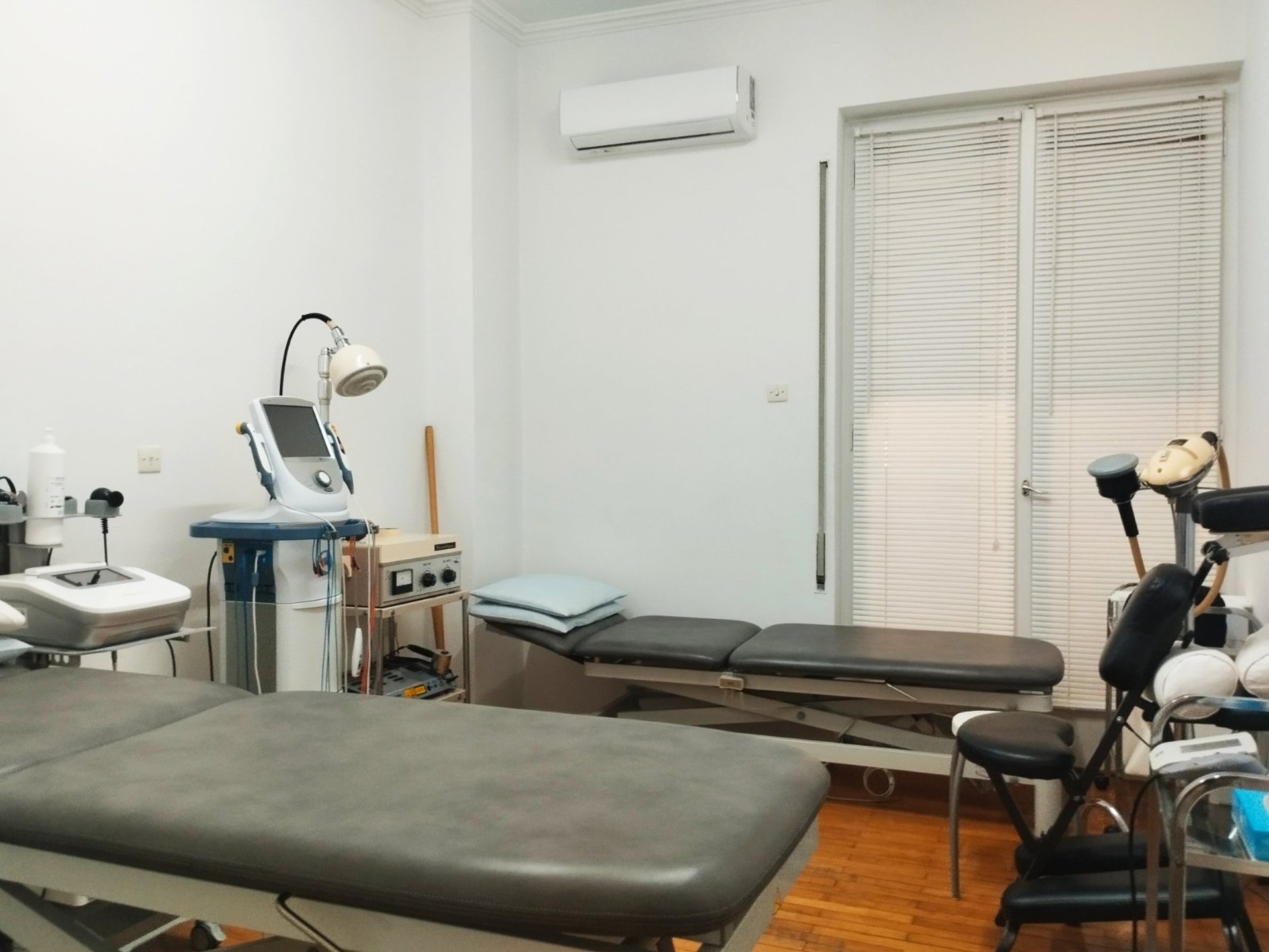 a room filled with lots of different types of equipment