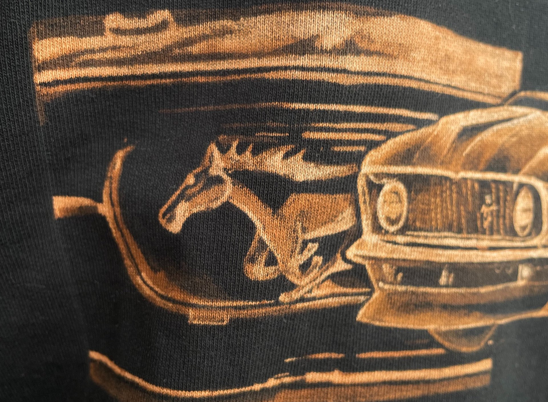 gray computer monitor