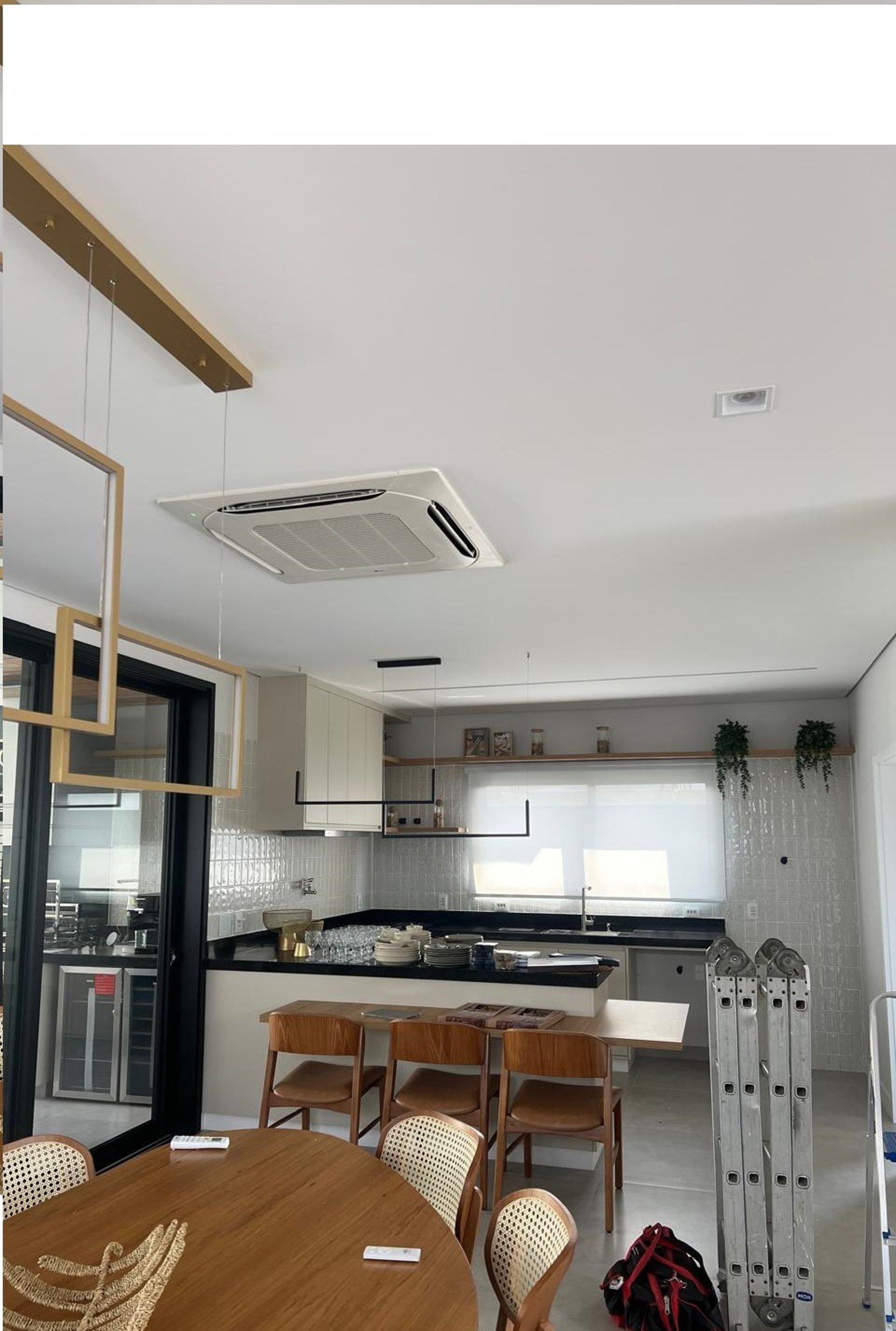 black and white bed linen