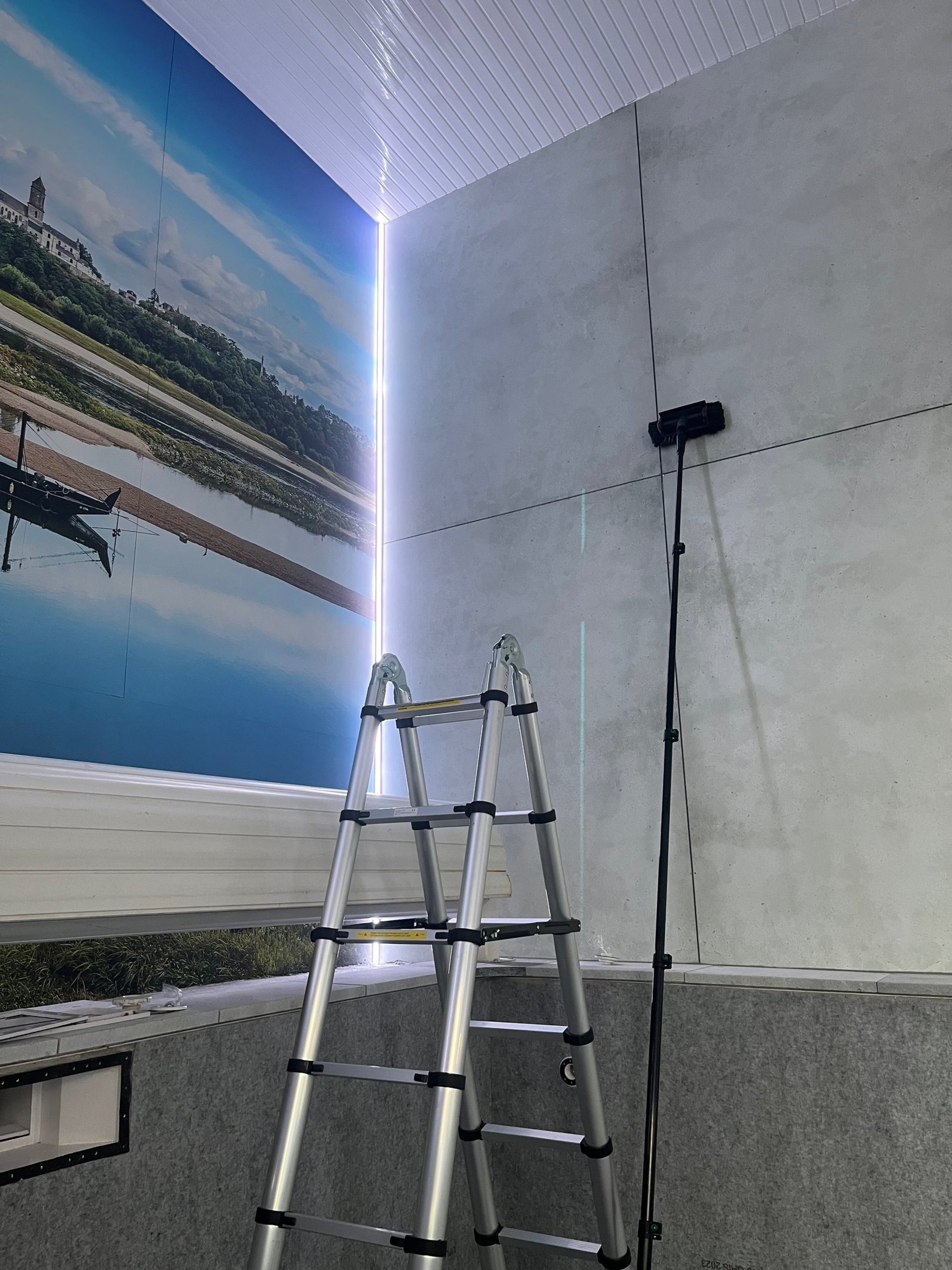 black and white bed linen