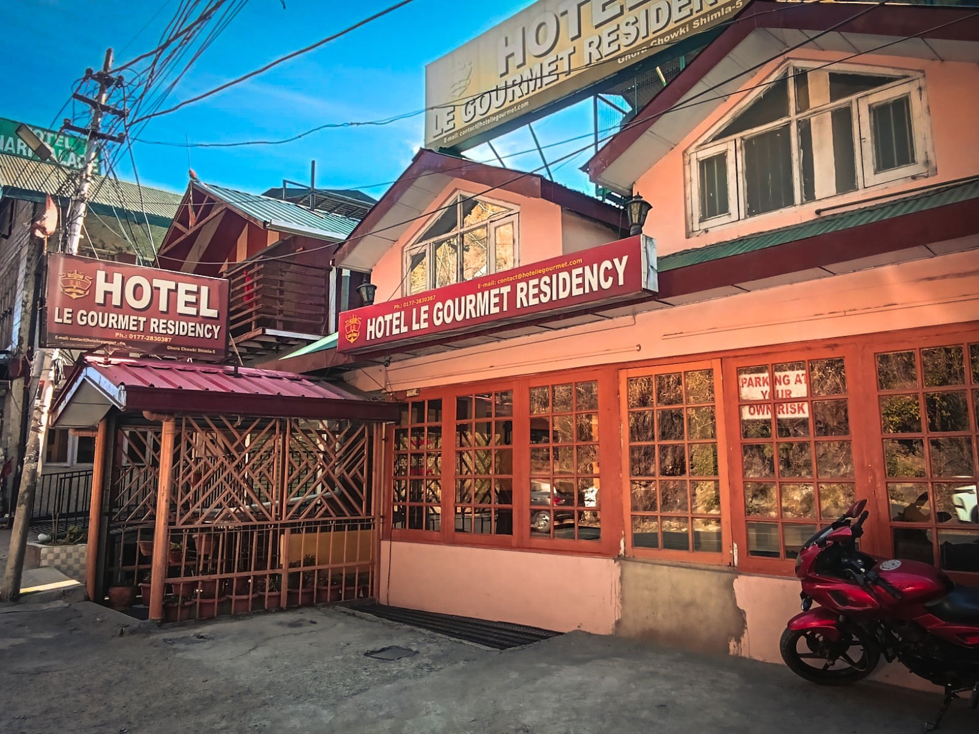 Hotel le gourmet parking