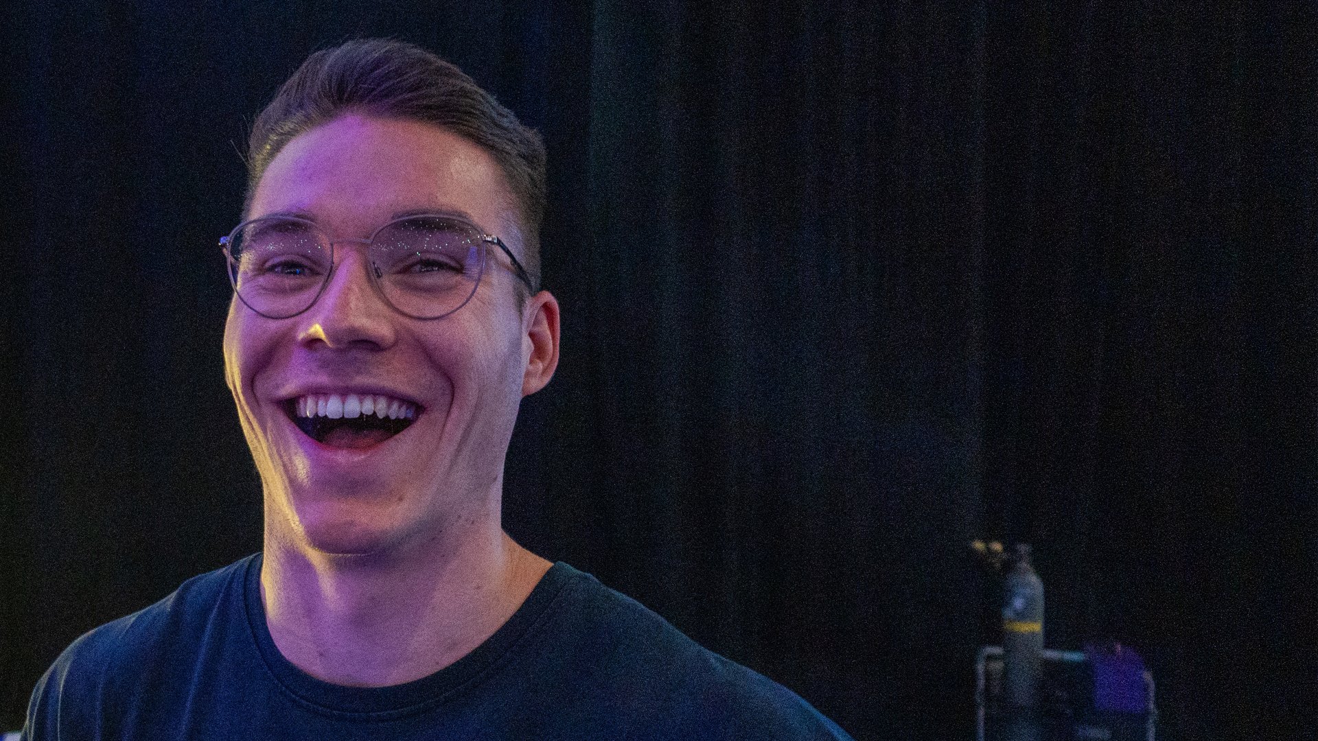 black and white bed linen