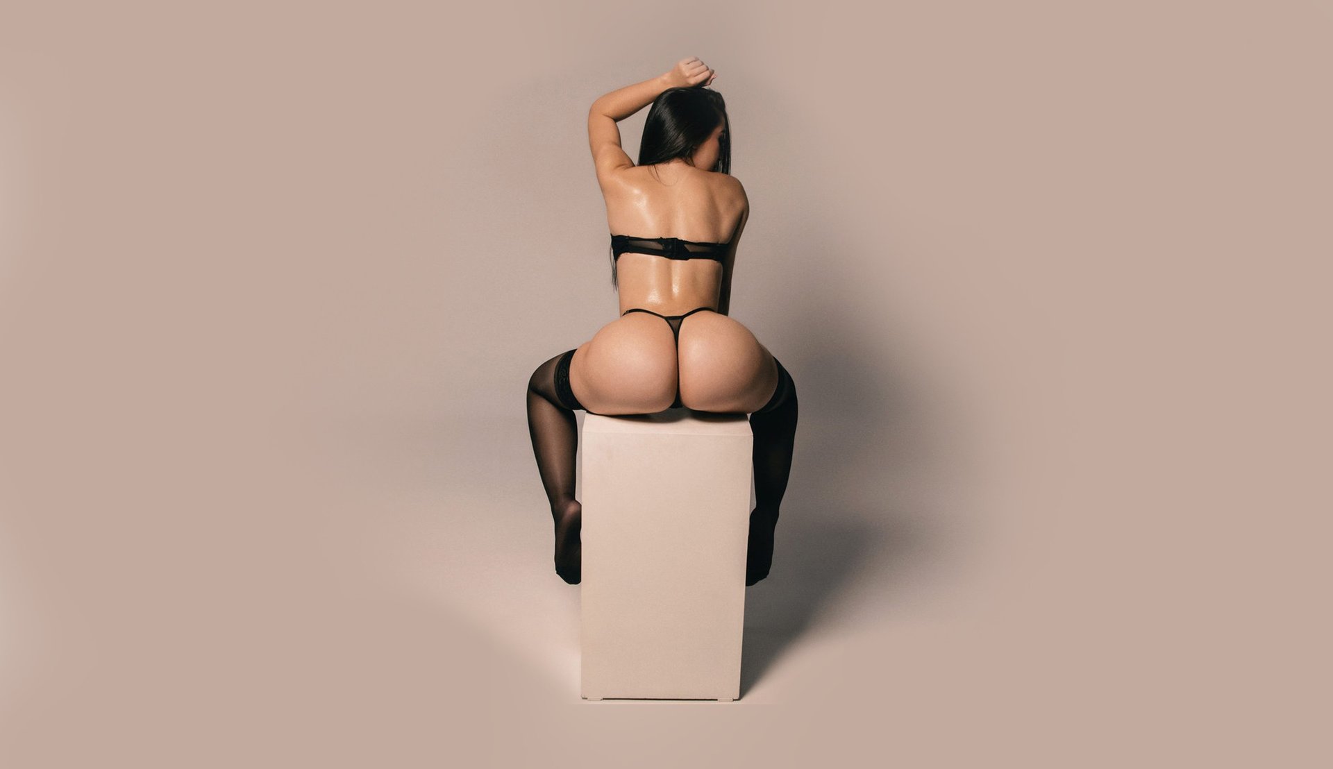 black and white bed linen