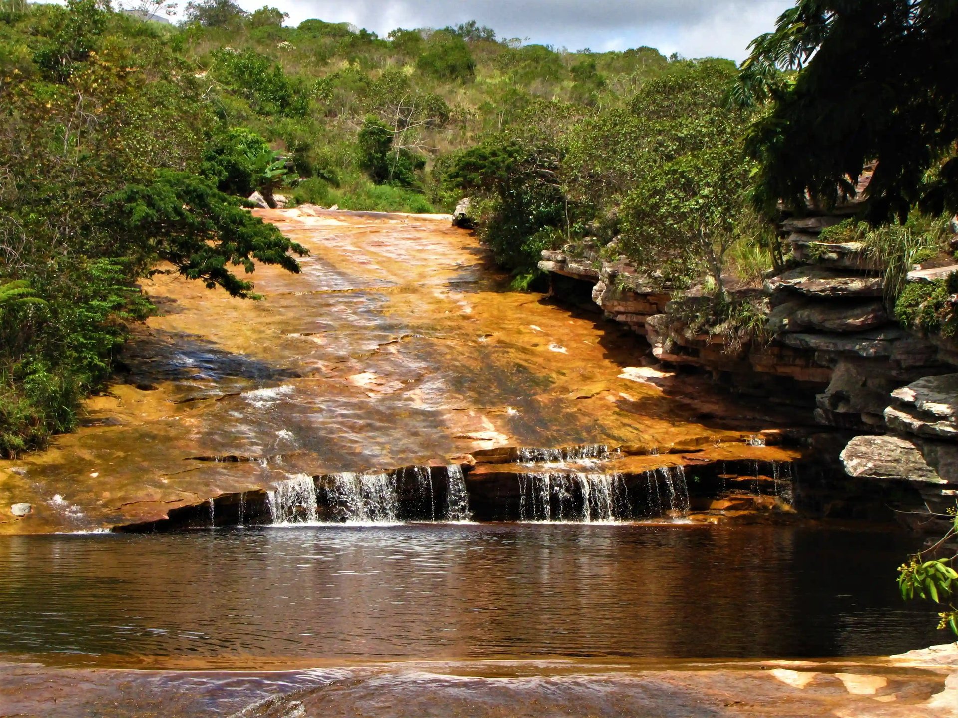 vale das piscinas cachoeiras