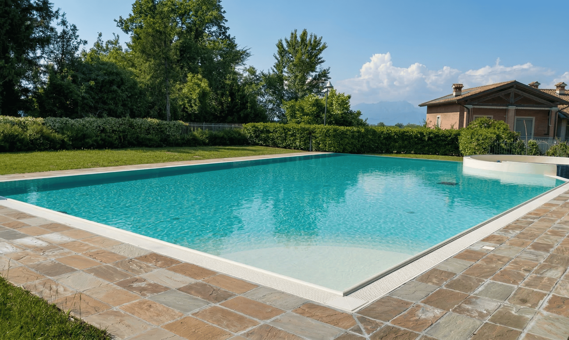 gray computer monitor