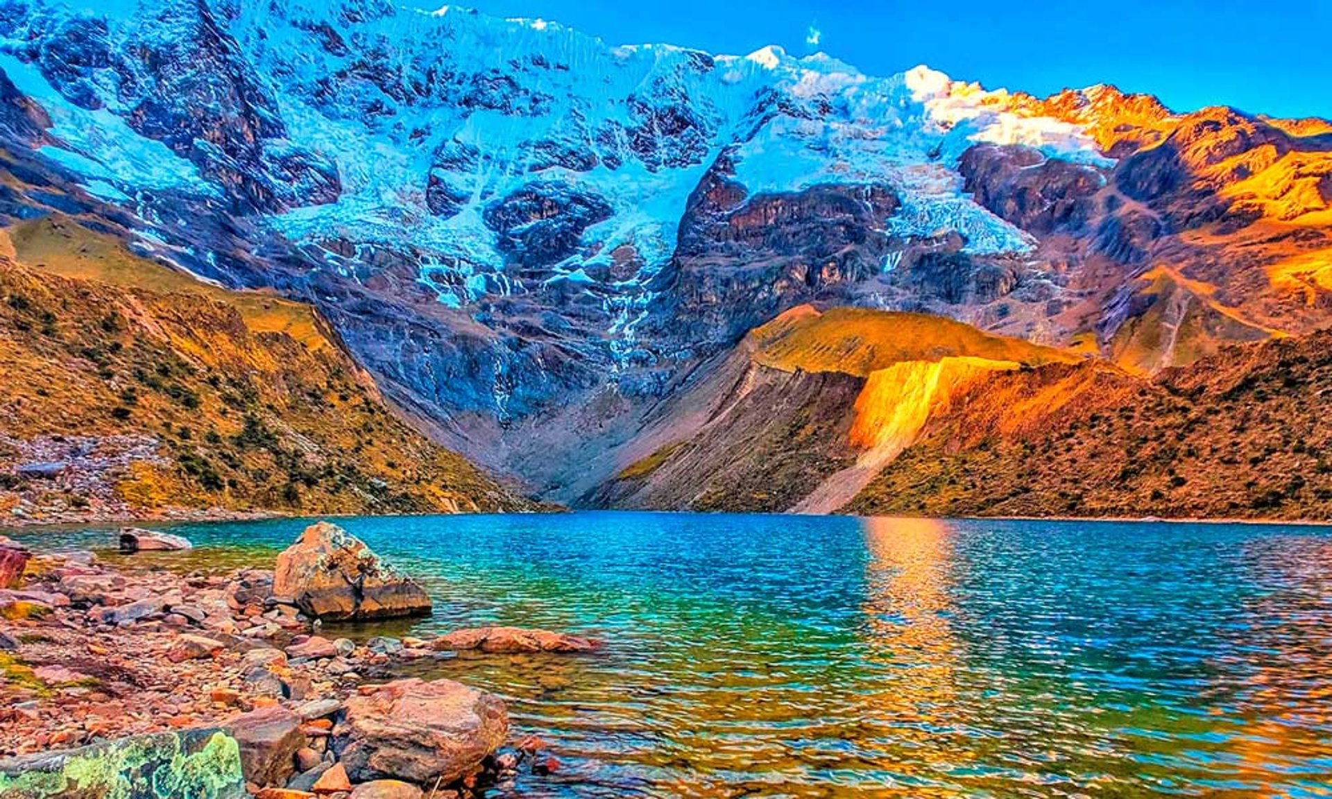 gray computer monitor