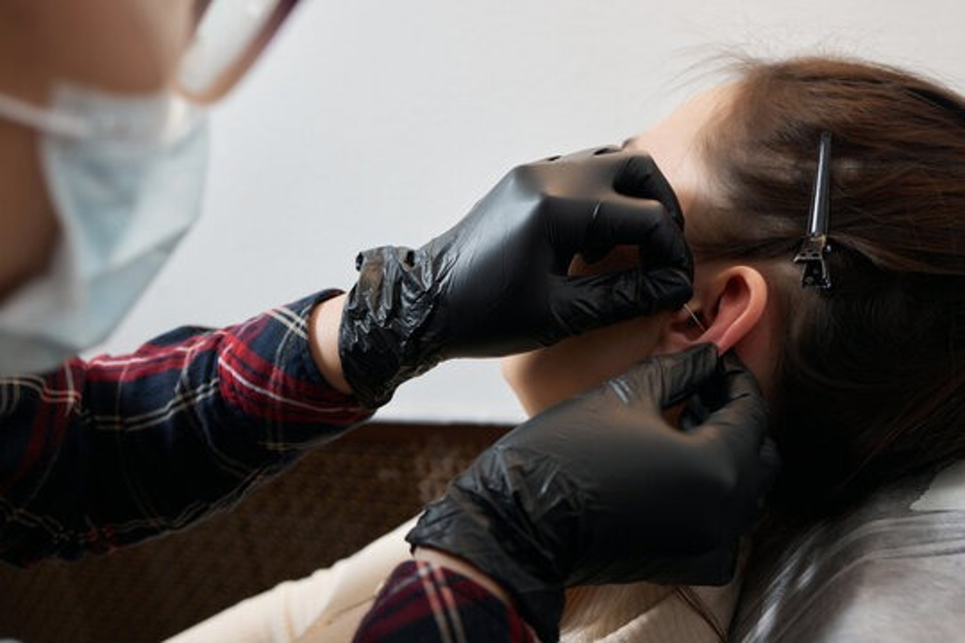 gray computer monitor