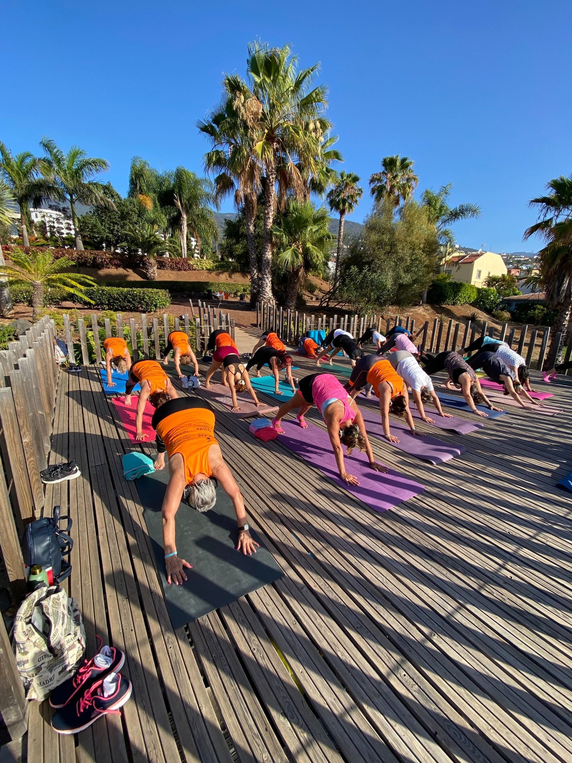 black and brown leather padded tub sofa