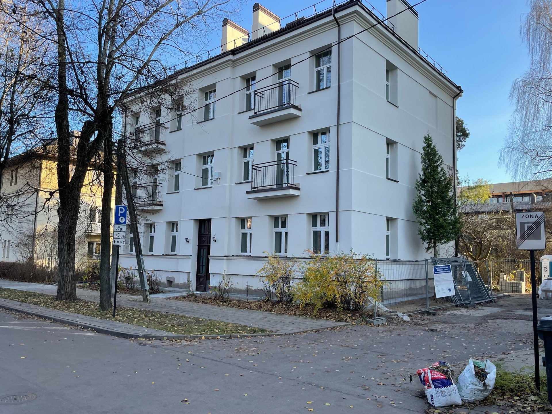 black and brown leather padded tub sofa