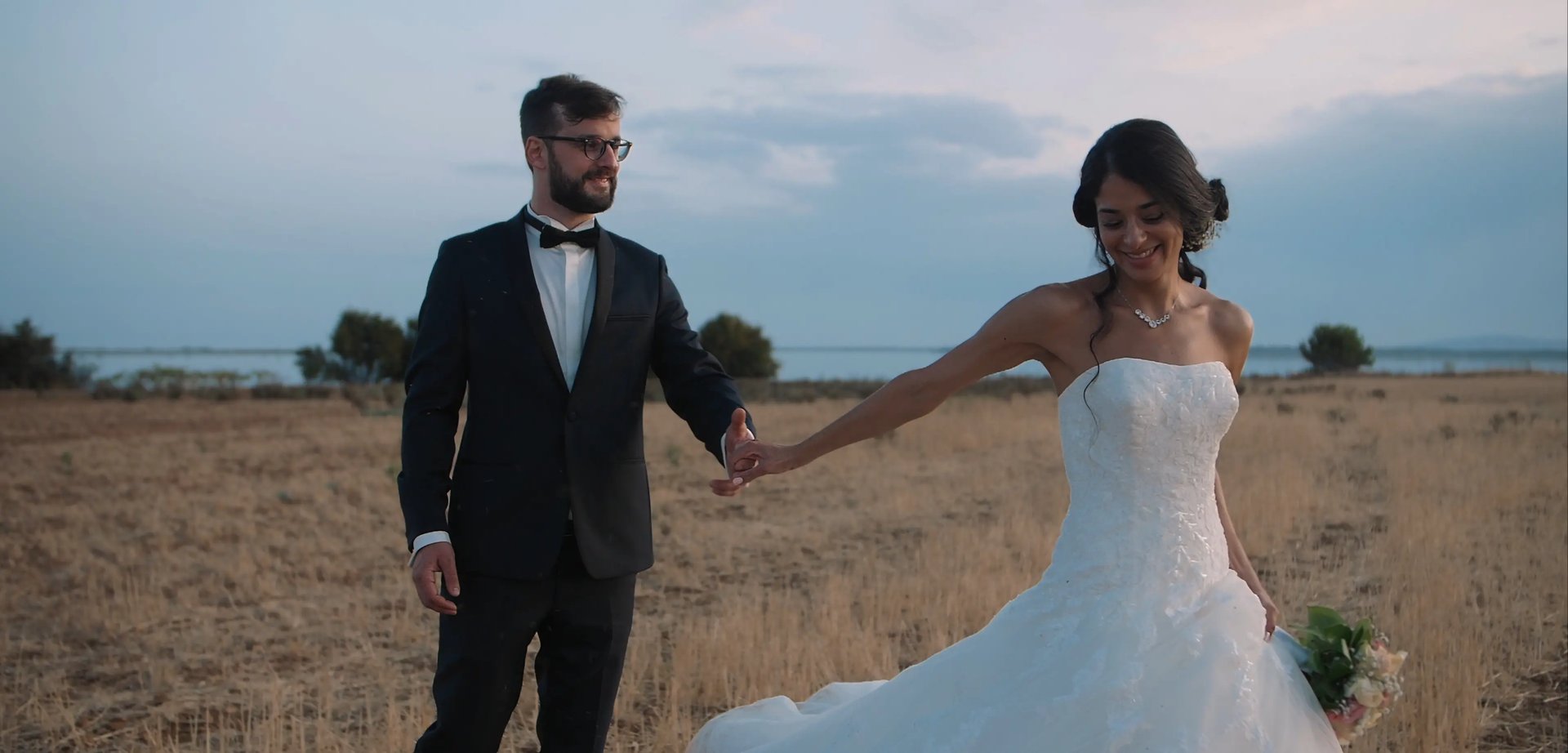 Film de mariage, mariés qui sourient