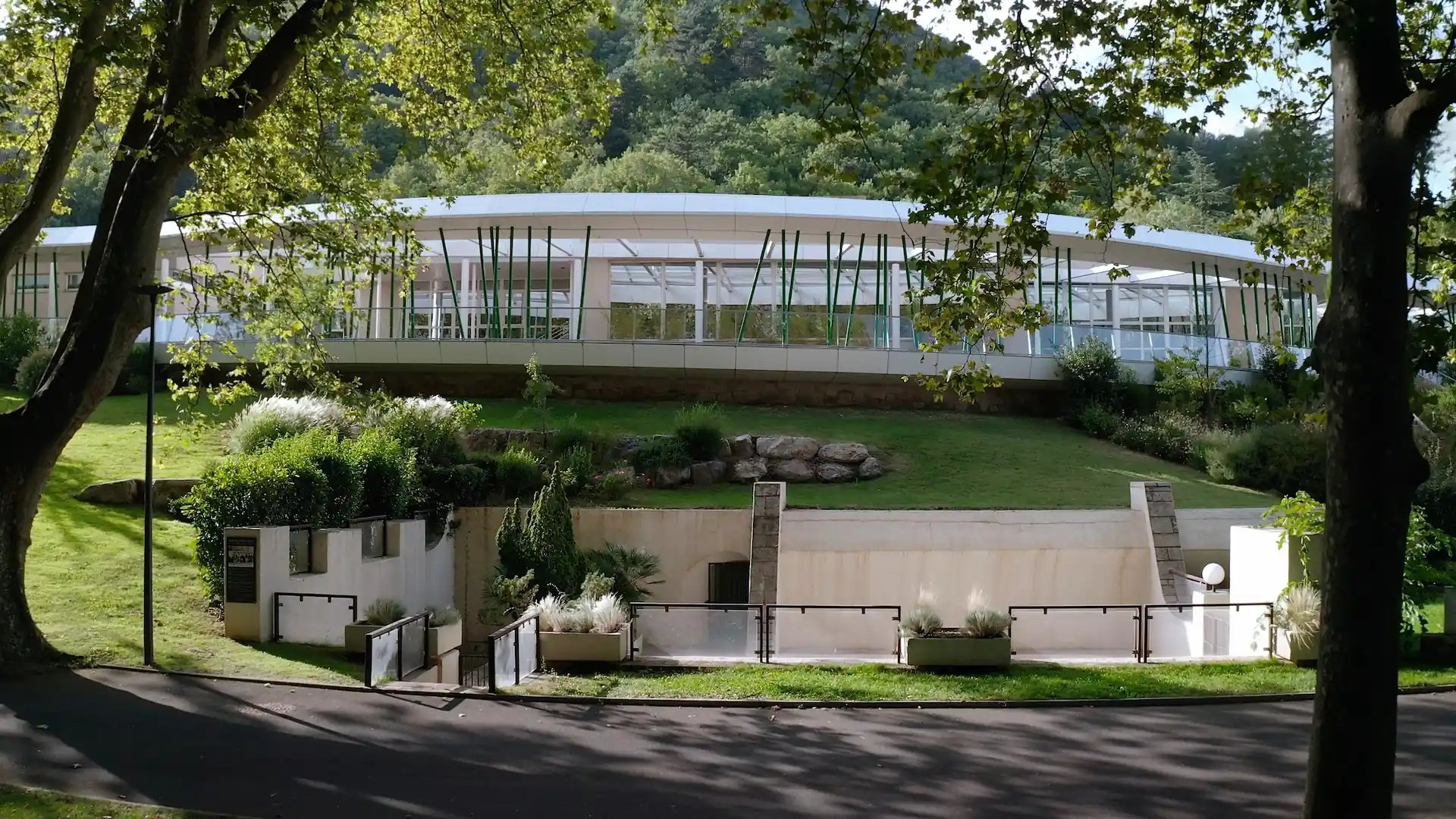 Femme qui prend un bain au terme de d'Avene.