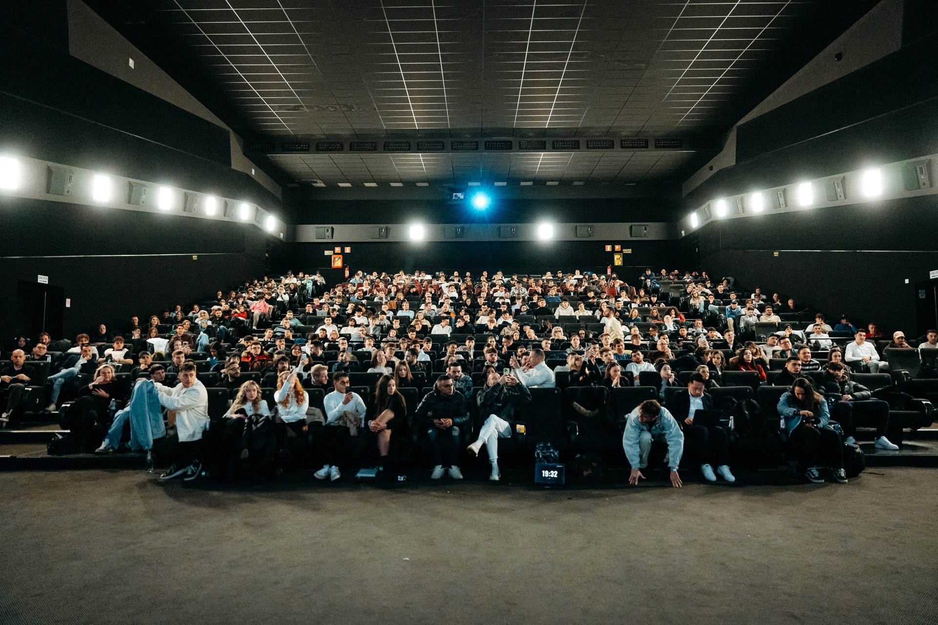 black and white bed linen